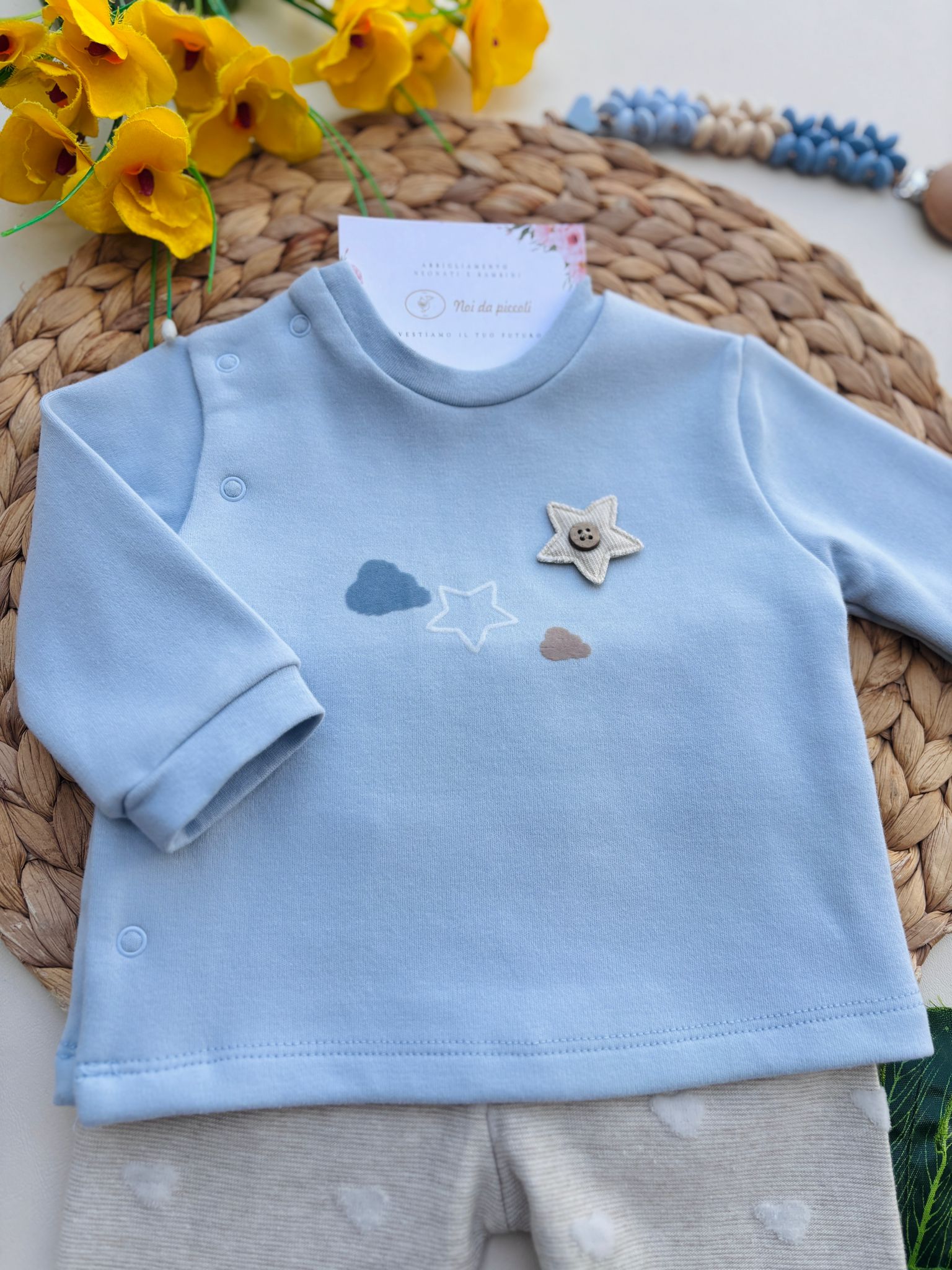 COMPLETO 2 PZ IN CALDO COTONE CON CUORICINI E STELLINE BEIGE E CIELO