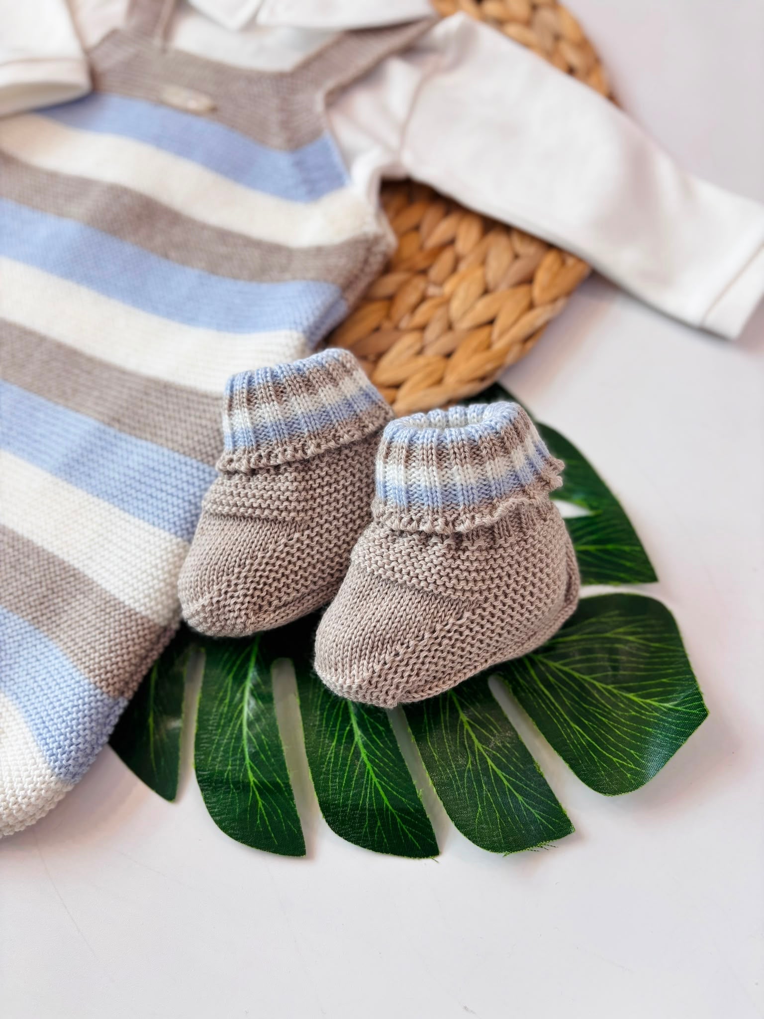SALOPETTE CON BABBUCCE 100% IN LANA MERINO EXTRAFINE BEIGE - Noi da piccoli