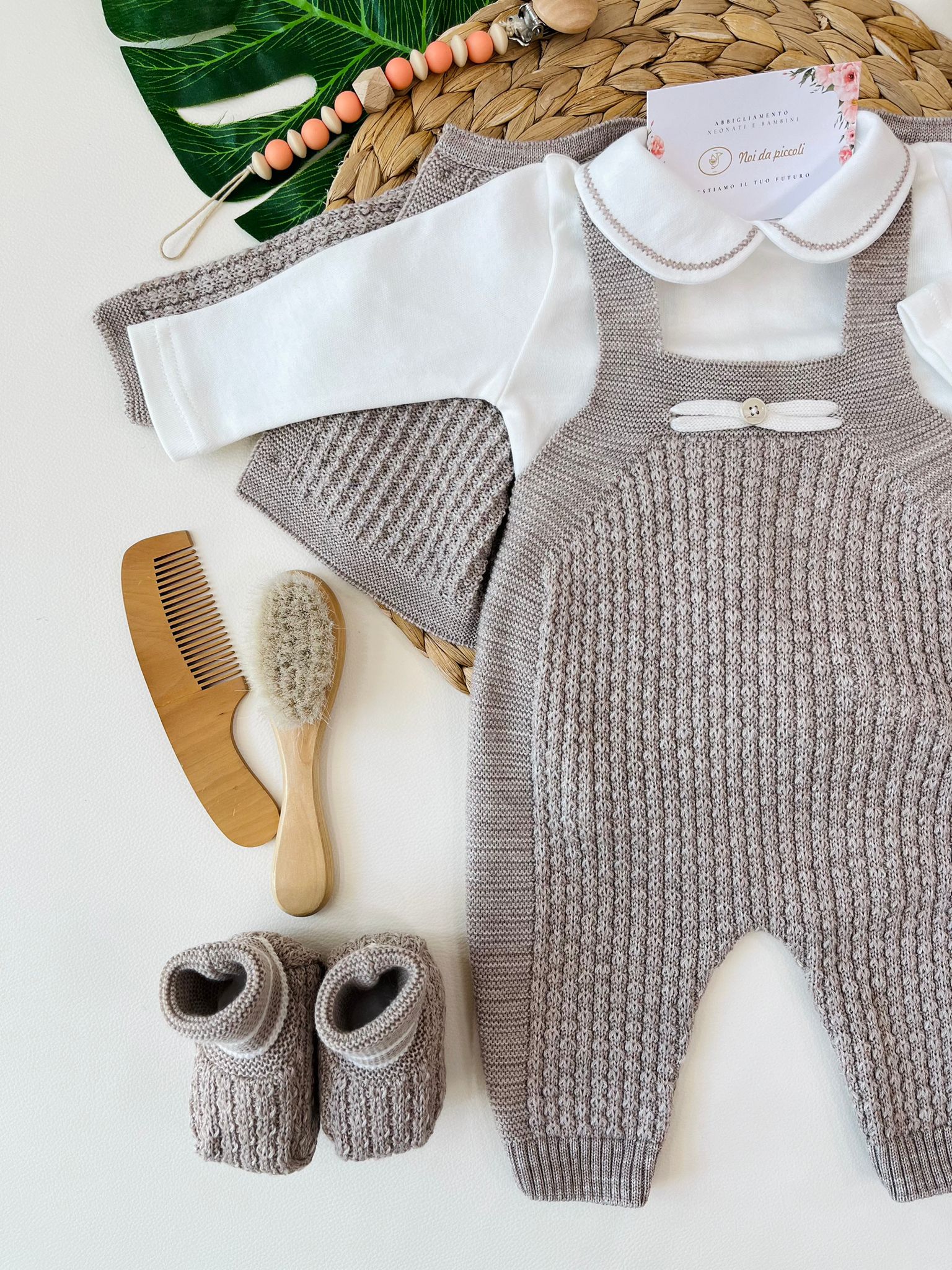 SALOPETTE CON BABBUCCE 100% LANA TORTORA VANIGLIA - Noi da piccoli