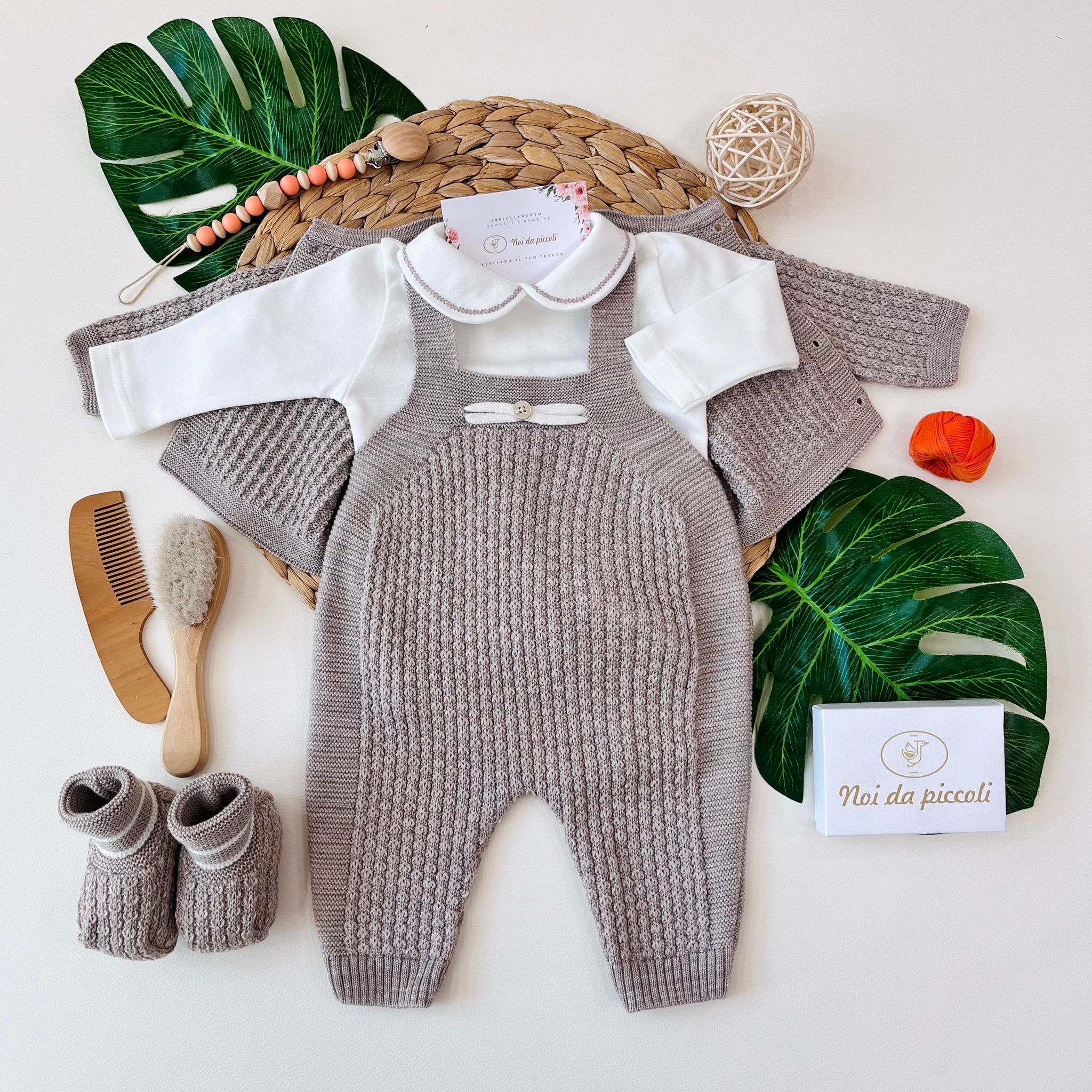 SALOPETTE CON BABBUCCE 100% LANA TORTORA VANIGLIA - Noi da piccoli