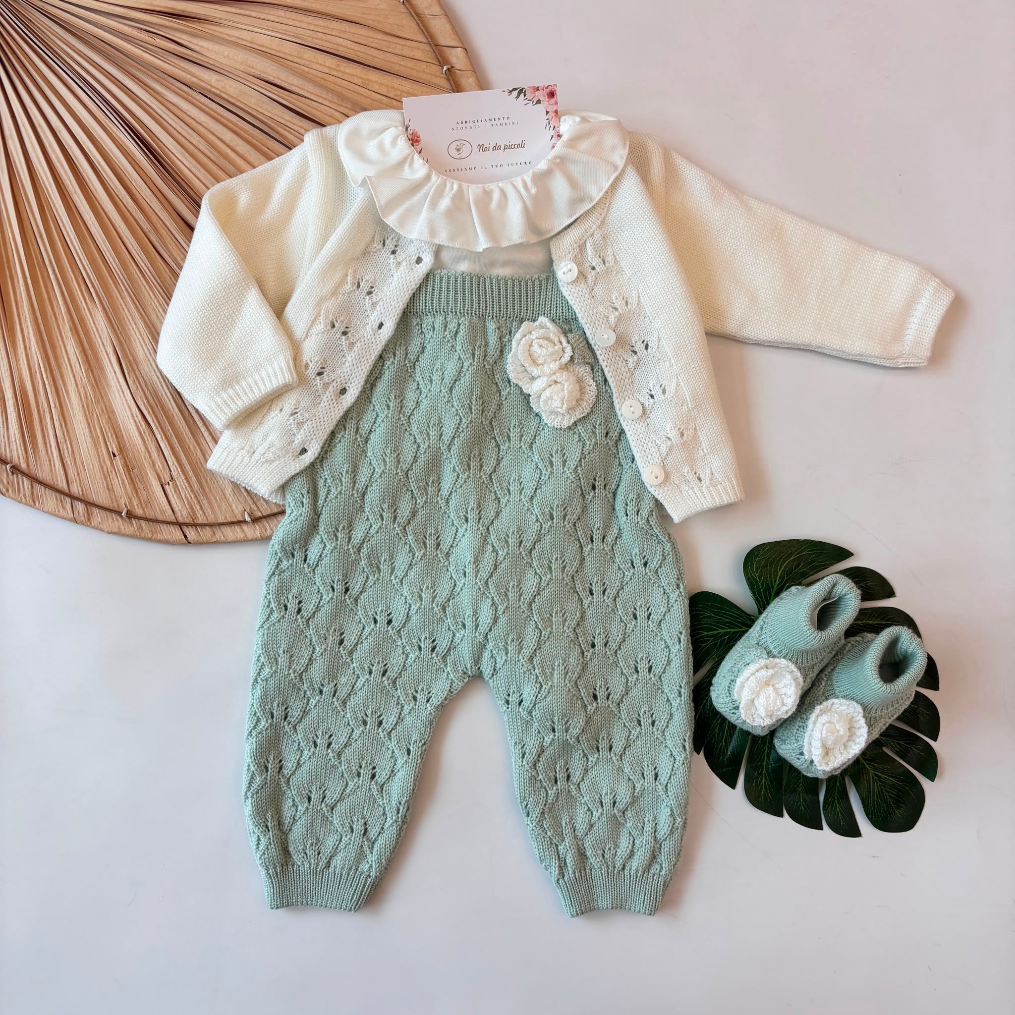 SALOPETTE CON BABBUCCE 100% LANA VERDE E PANNA - Noi da piccoli