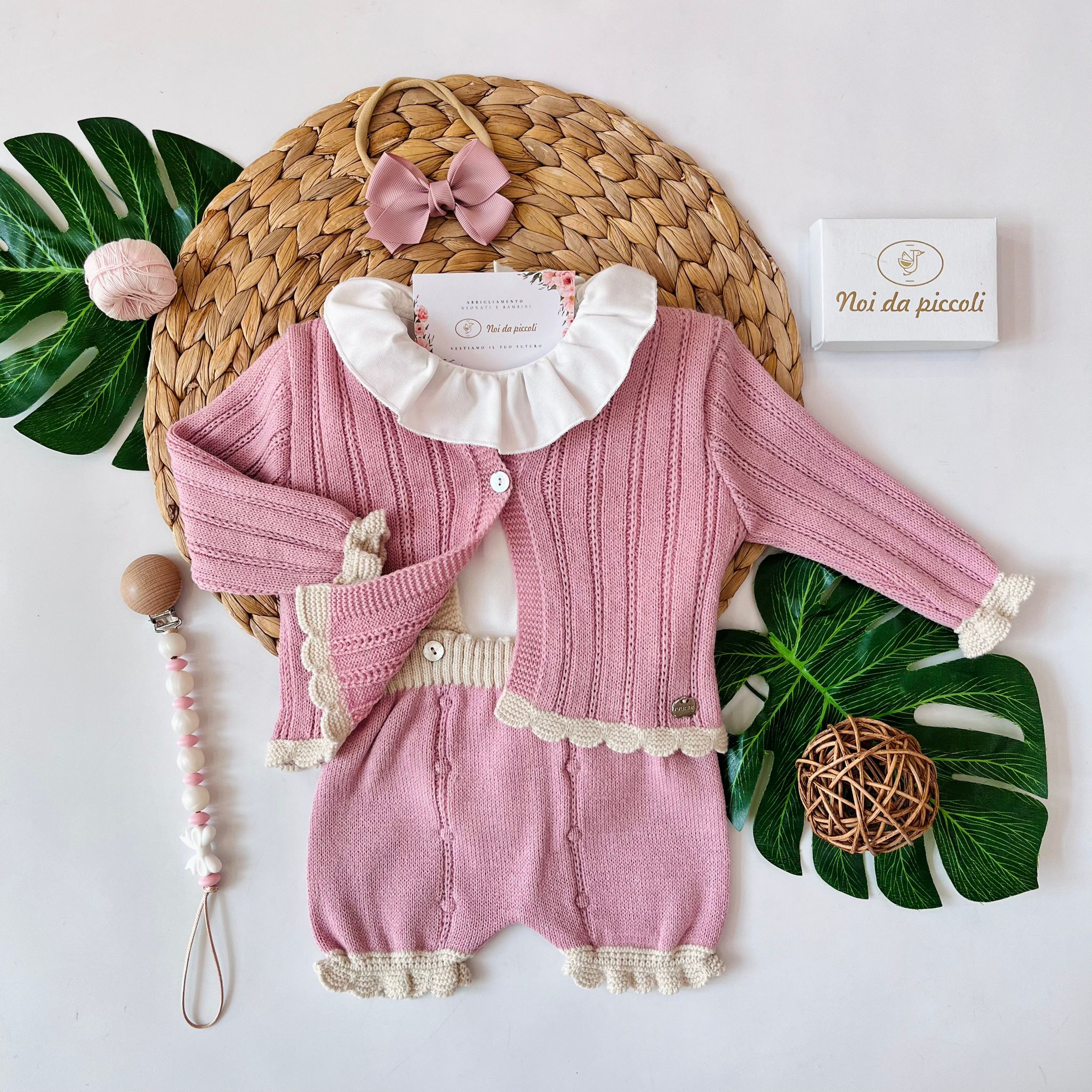 SALOPETTE CON BLUSA E GOLFINO FILATO CALDO MALVA E CREMA - Noi da piccoli