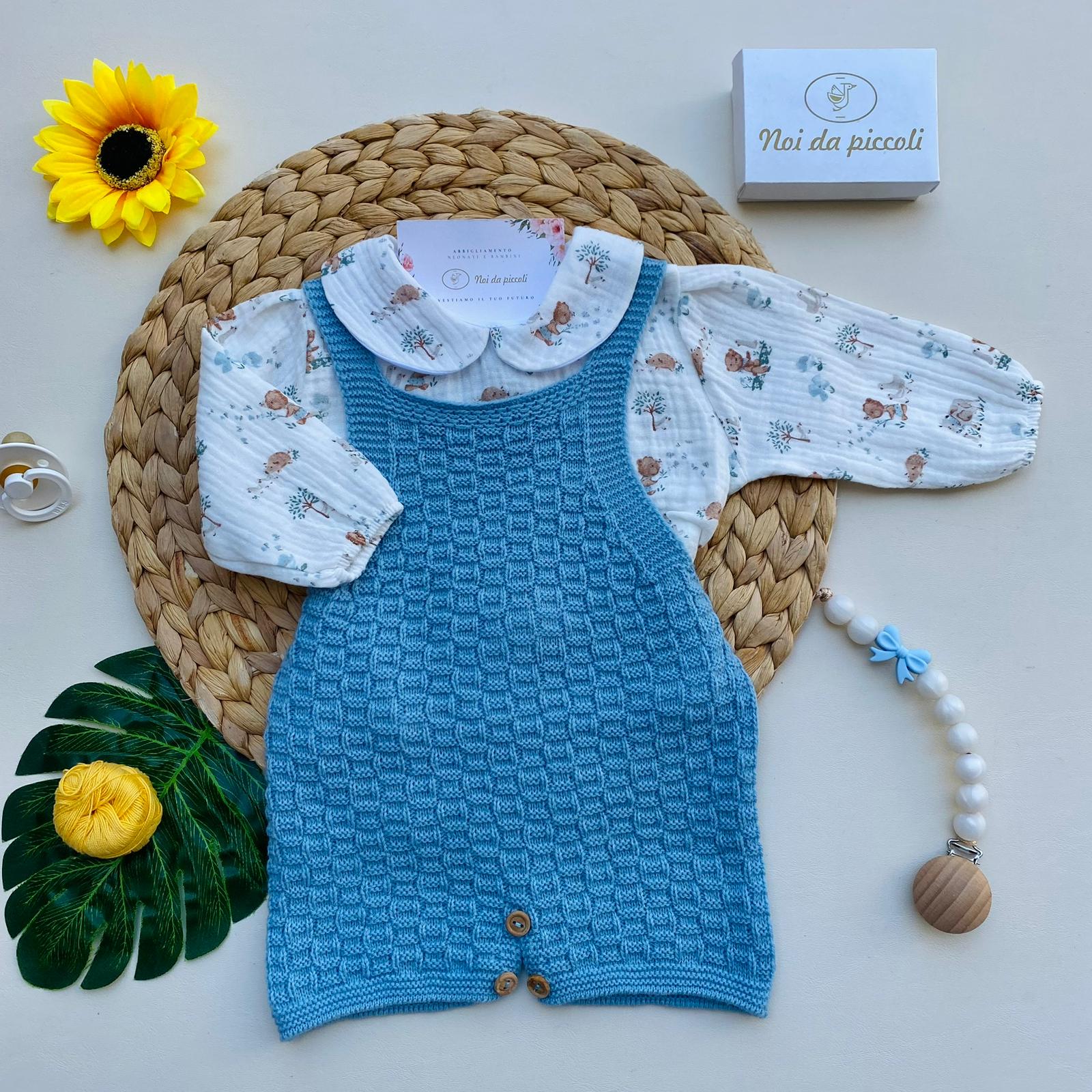 SALOPETTE CON CAMICINA FILATO CALDO AZUL BEIGE - Noi da piccoli