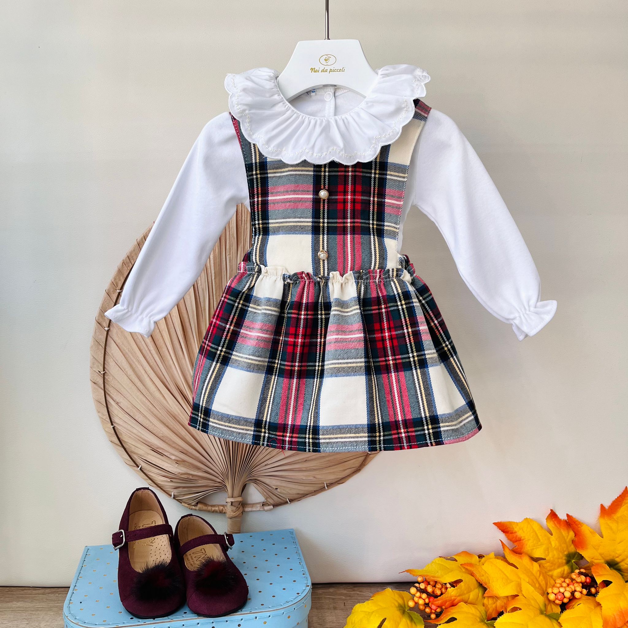 SALOPETTE CON MAGLIETTINA A BODY BIANCO E TARTAN - Noi da piccoli