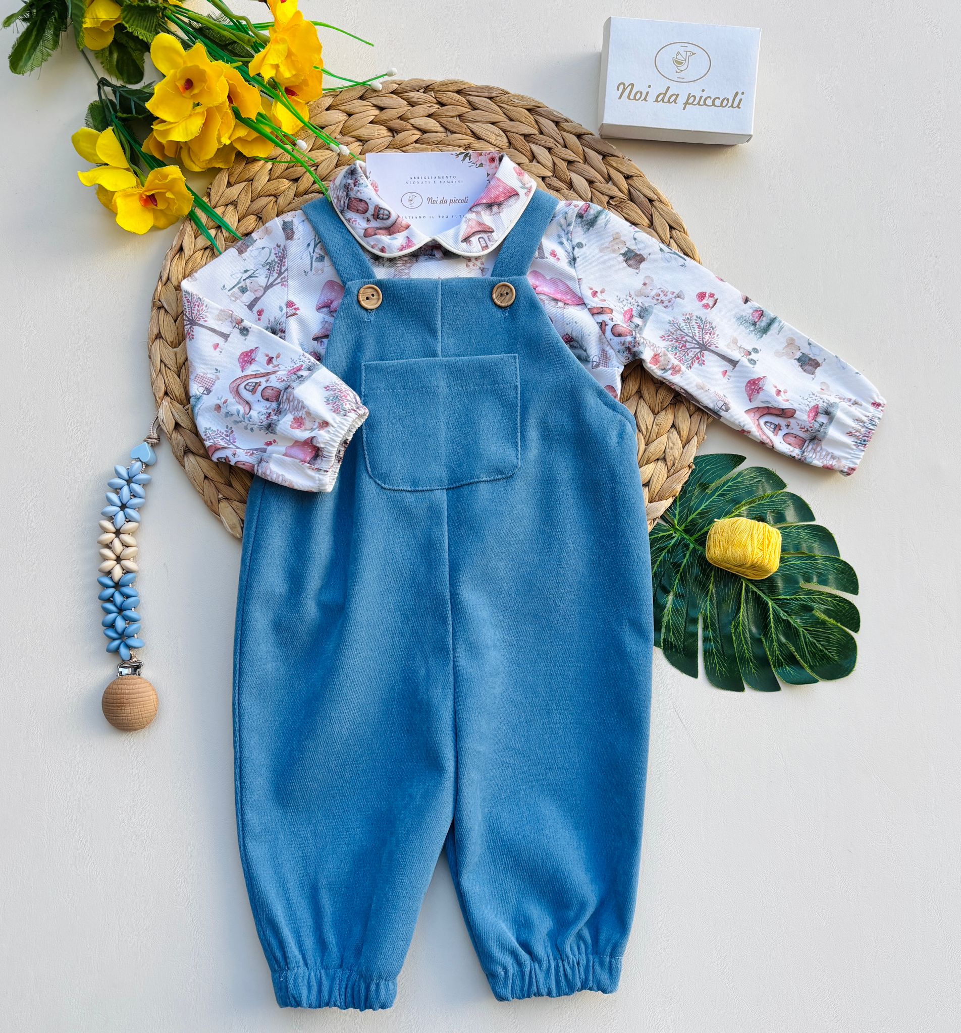 SALOPETTE CON MAGLIETTINA CON FUNGHETTI COLORATI avion - Noi da piccoli