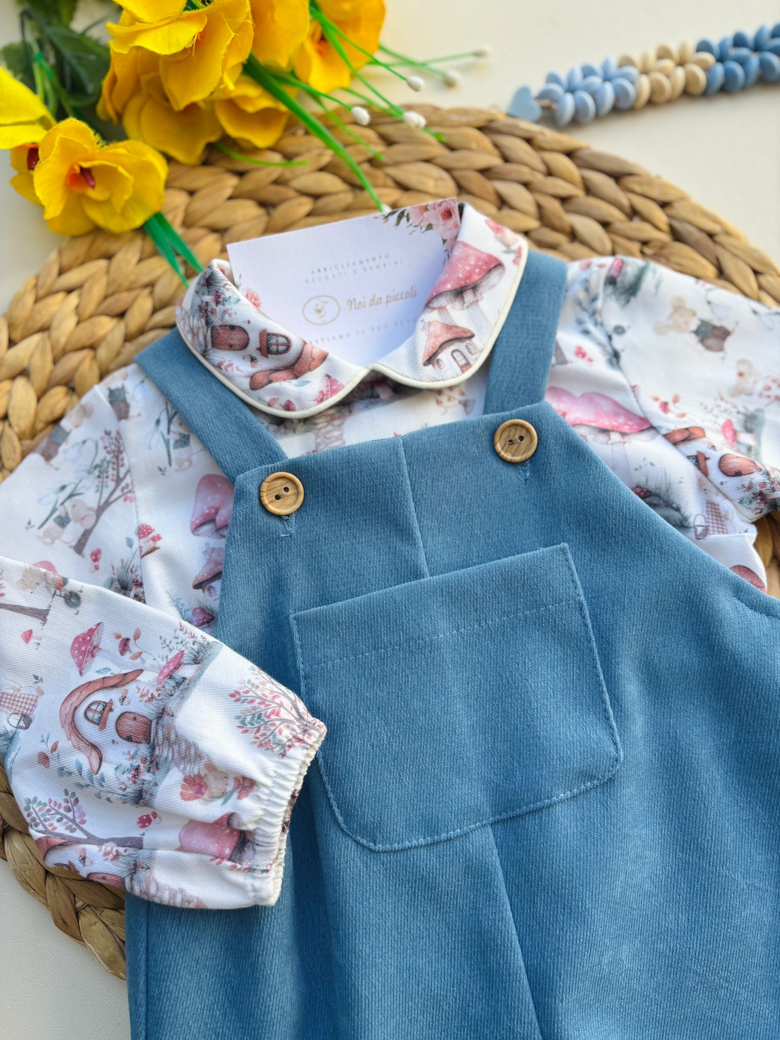 SALOPETTE CON MAGLIETTINA CON FUNGHETTI COLORATI avion - Noi da piccoli