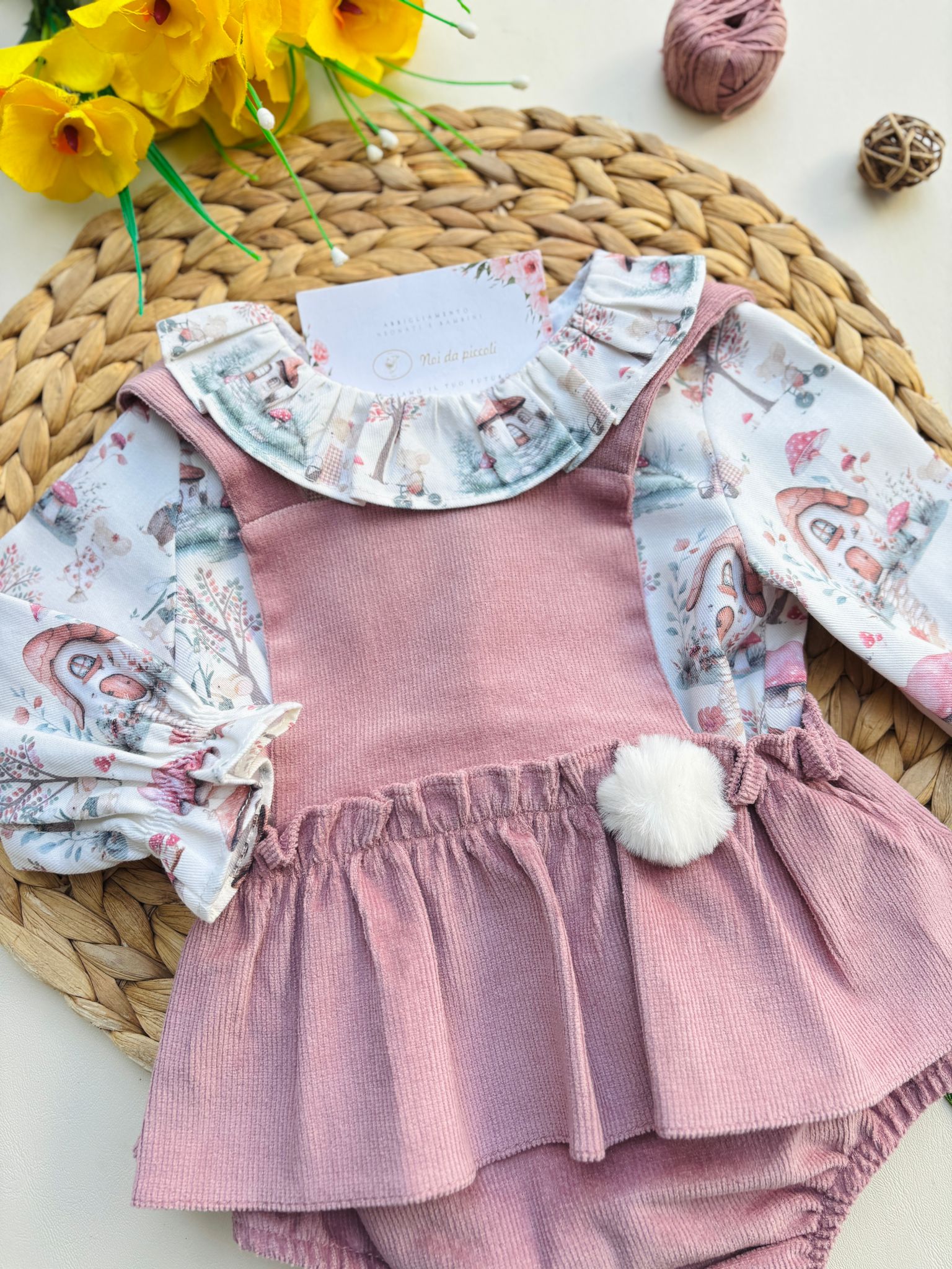 SALOPETTE CON MAGLIETTINA CON FUNGHETTI COLORATI ROSA - Noi da piccoli