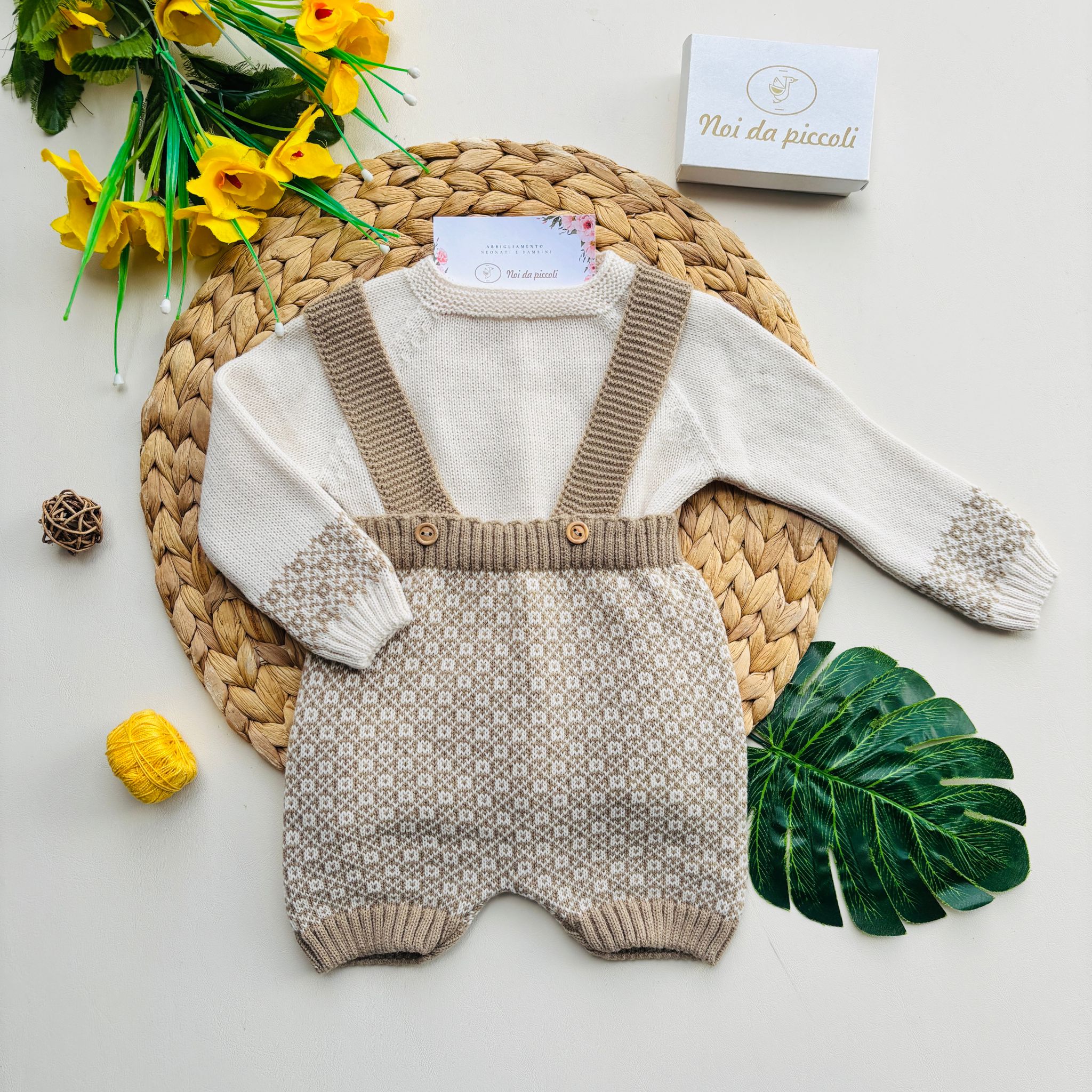 SALOPETTE CON MAGLIONCINO BEIGE - Noi da piccoli