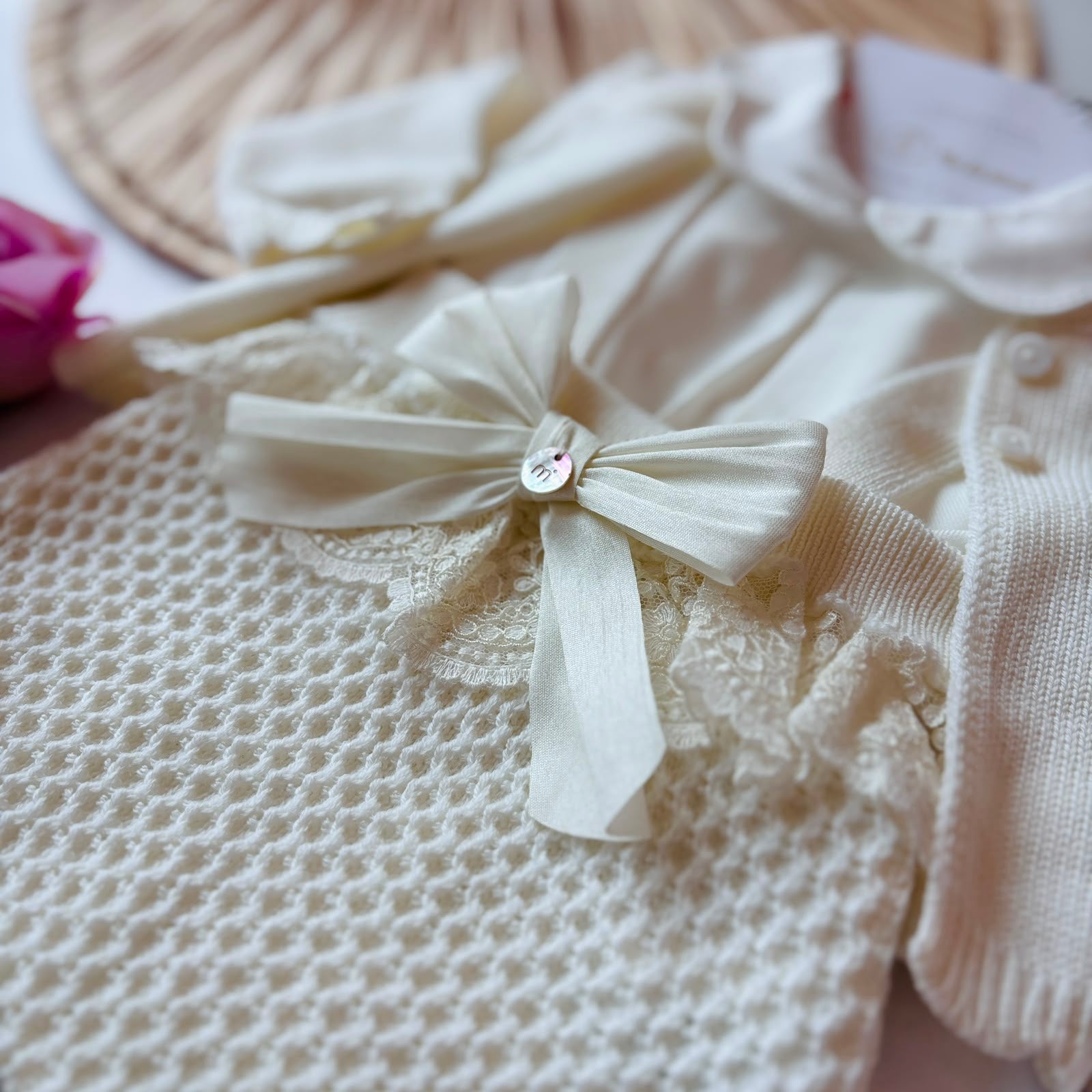 SALOPETTE CON PARURE 100% LANA PANNA PIZZO REBRODE' - Noi da piccoli
