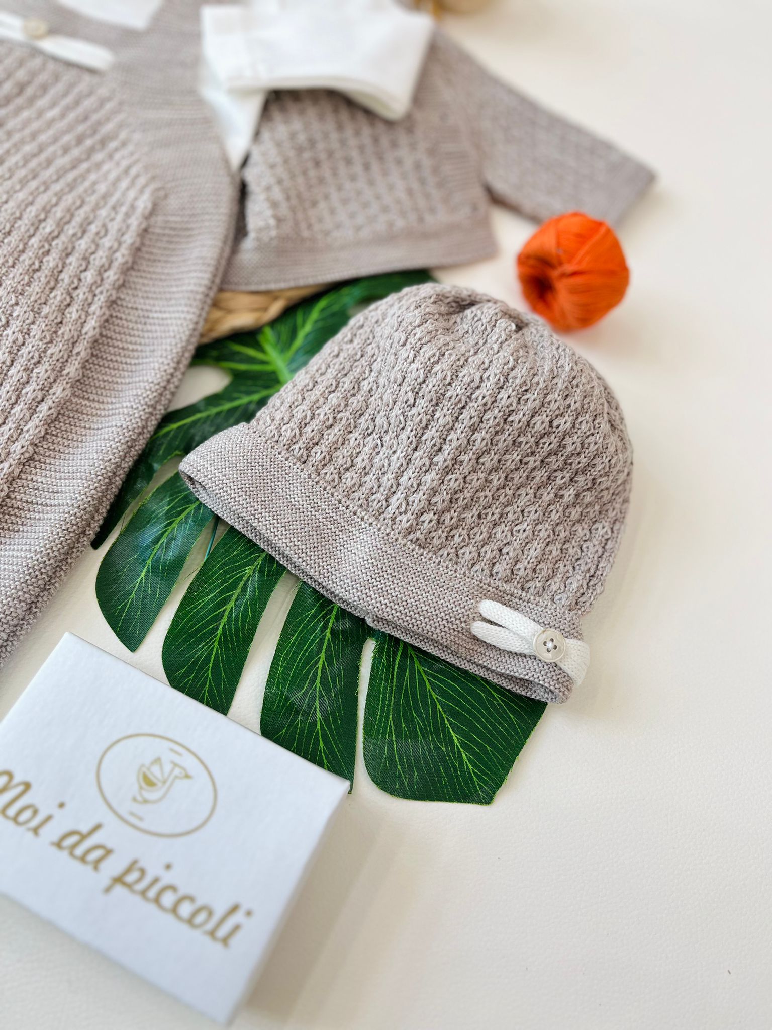 SALOPETTE CON PARURE 100% LANA TORTORA VANIGLIA - Noi da piccoli