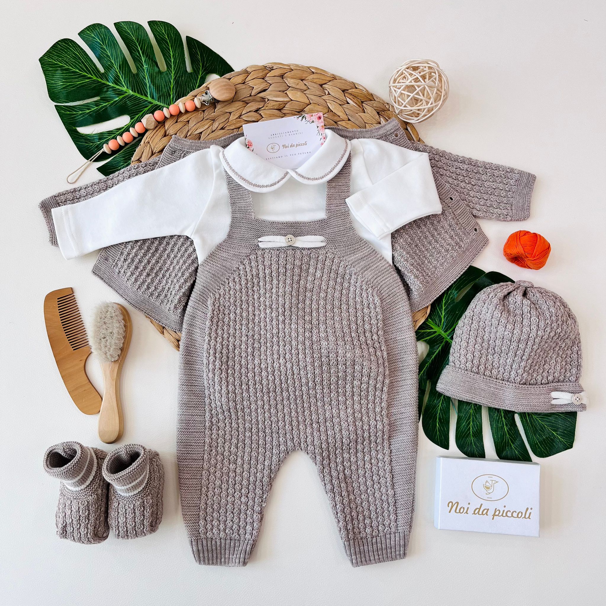 SALOPETTE CON PARURE 100% LANA TORTORA VANIGLIA - Noi da piccoli