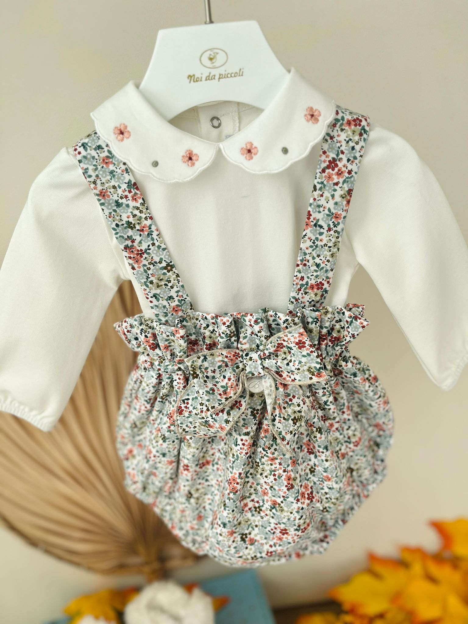 SALOPETTE FIORI CON BODY VERDE - Noi da piccoli