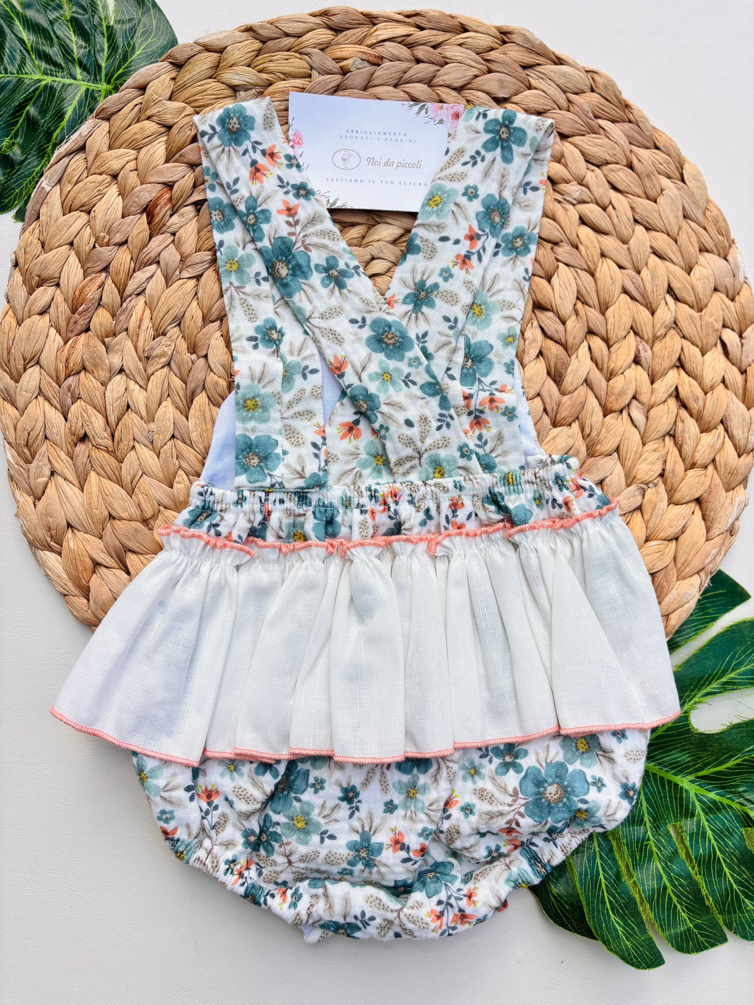 SALOPETTE IN COTONE CON FIORELLINI E BOTTONCINI SALMONE - Noi da piccoli