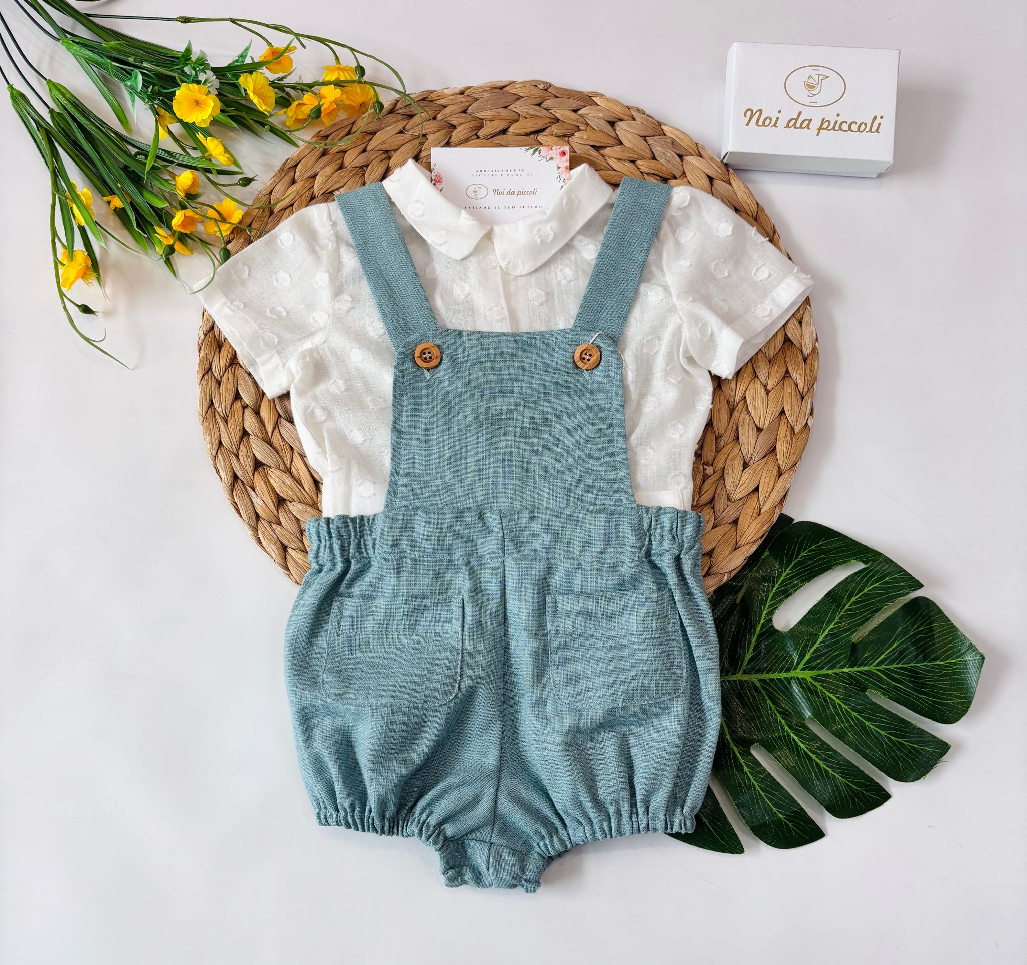 SALOPETTE IN COTONE CON MAGLIETTINA BIANCO VERDE - Noi da piccoli