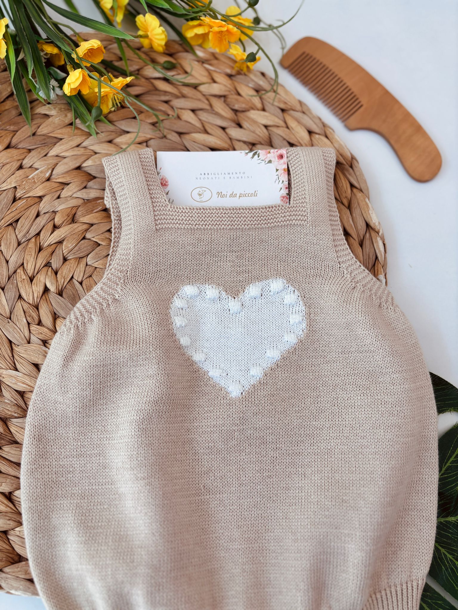 SALOPETTE IN FILO CON CUORE CENTRALE CREMA - Noi da piccoli