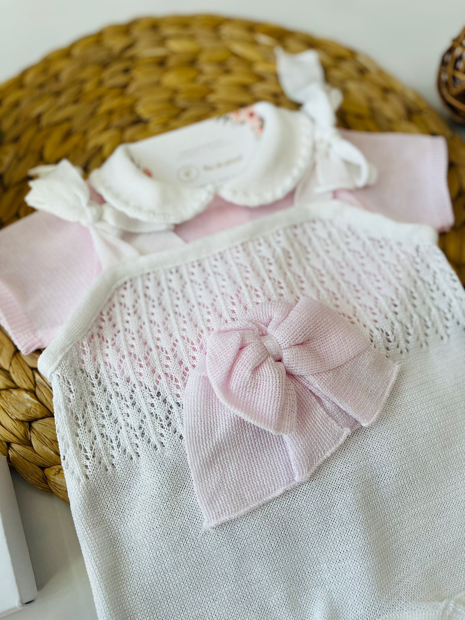 SALOPETTE IN FILO DI COTONE BIANCA E ROSA BABY - Noi da piccoli