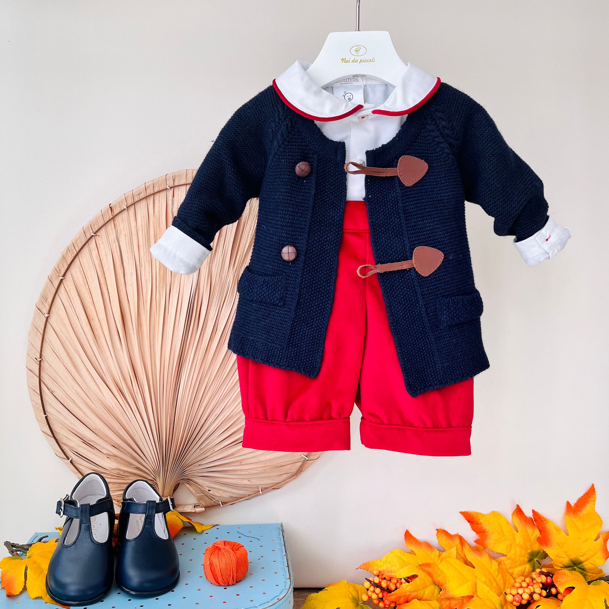 SALOPETTE IN VELLUTO CON CAMICIA E GOLFINO BIANCO ROSSO - Noi da piccoli