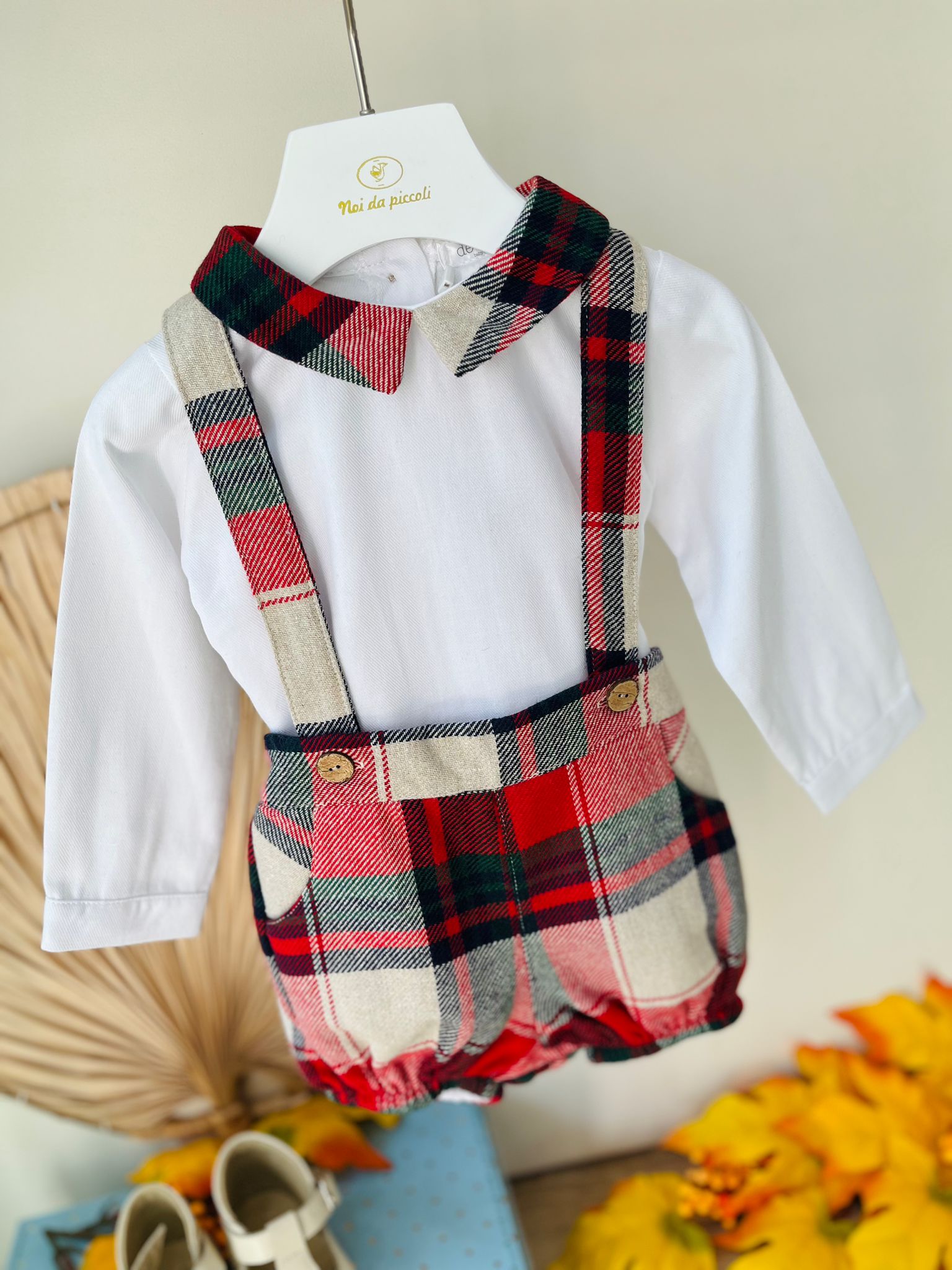 SALOPETTE TARTAN CON CAMICIA BIANCO E TARTAN - Noi da piccoli