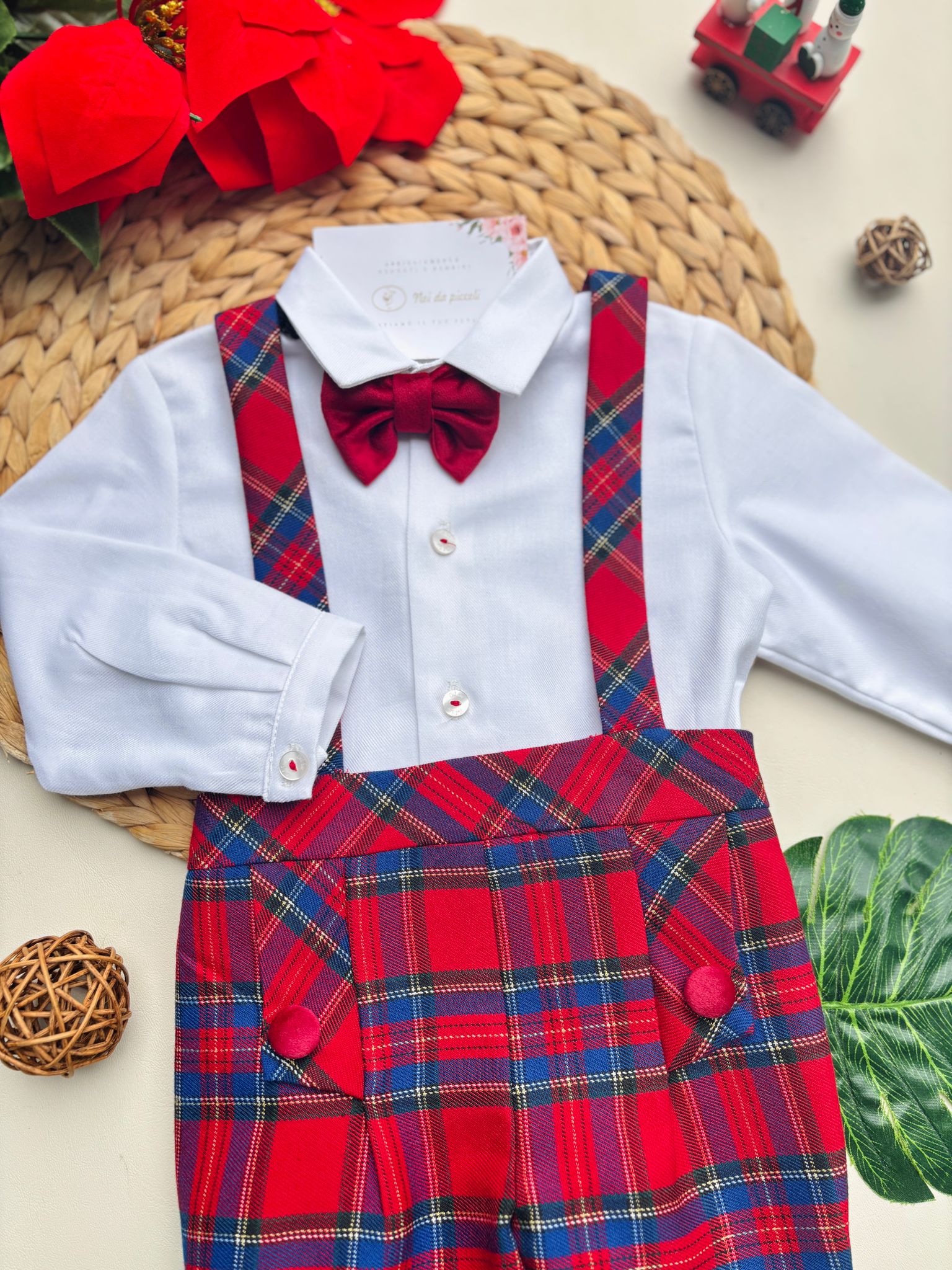 SALOPETTE TARTAN CON CAMICINA E PAPILLON ROJO - Noi da piccoli