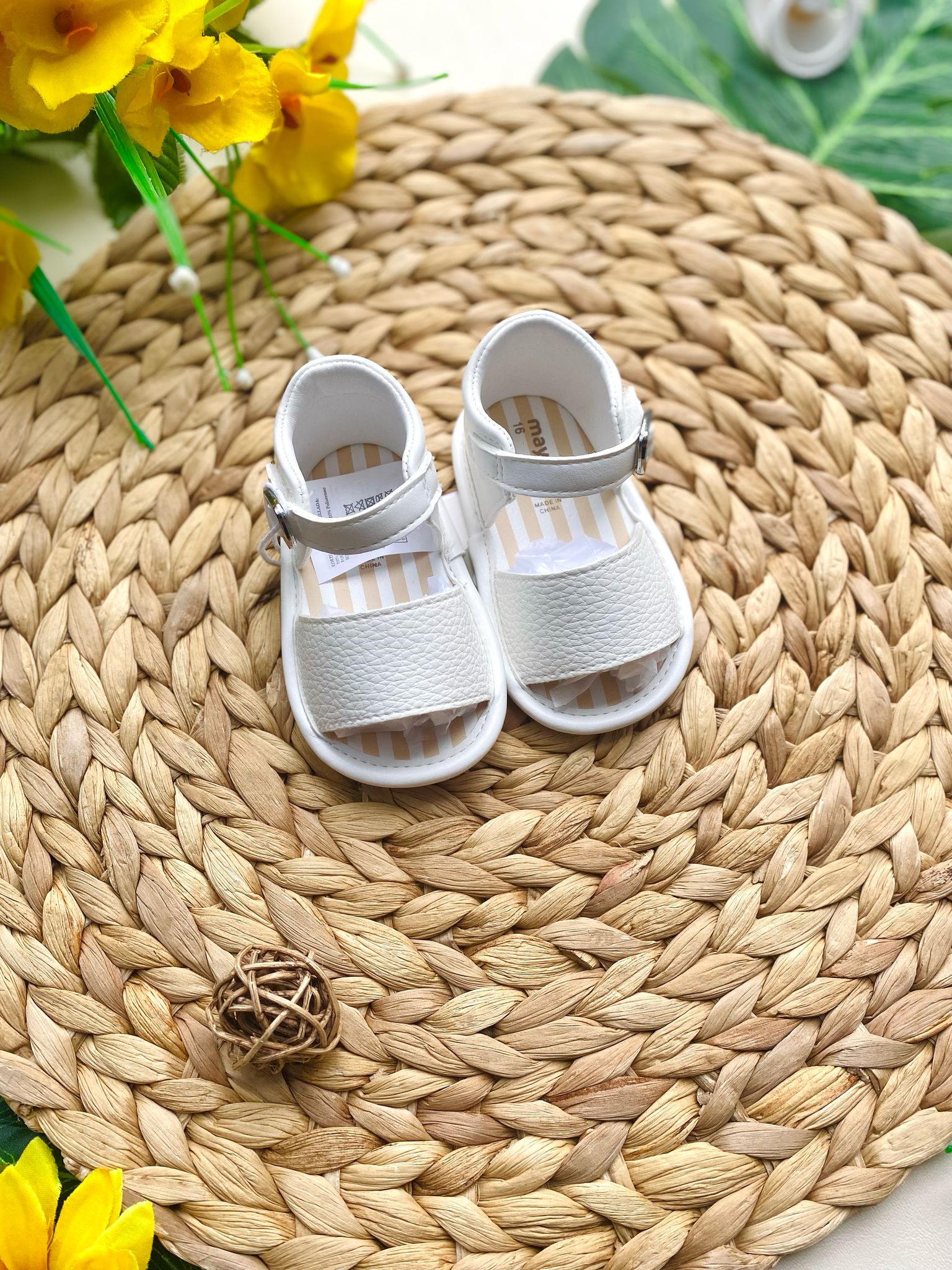 SANDALO IN COLORAZIONE BIANCO - Noi da piccoli