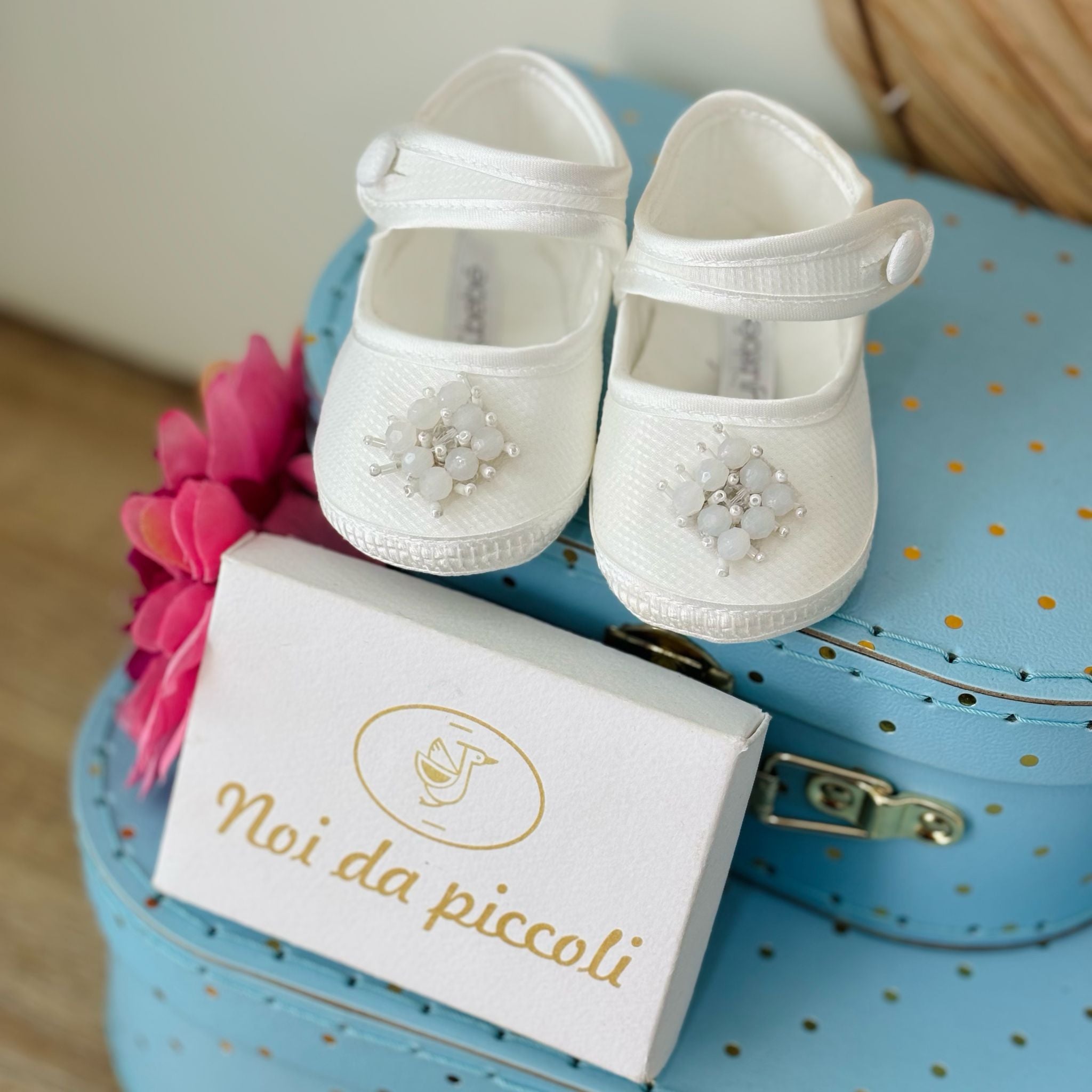 SCARPA BAMBOLINA BIANCA CON APPLICAZIONE STRASS - Noi da piccoli