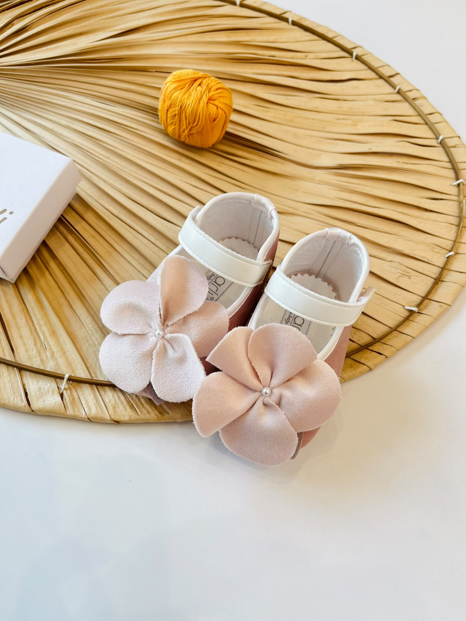 SCARPA BAMBOLINA CON FIORE ROSA - Noi da piccoli