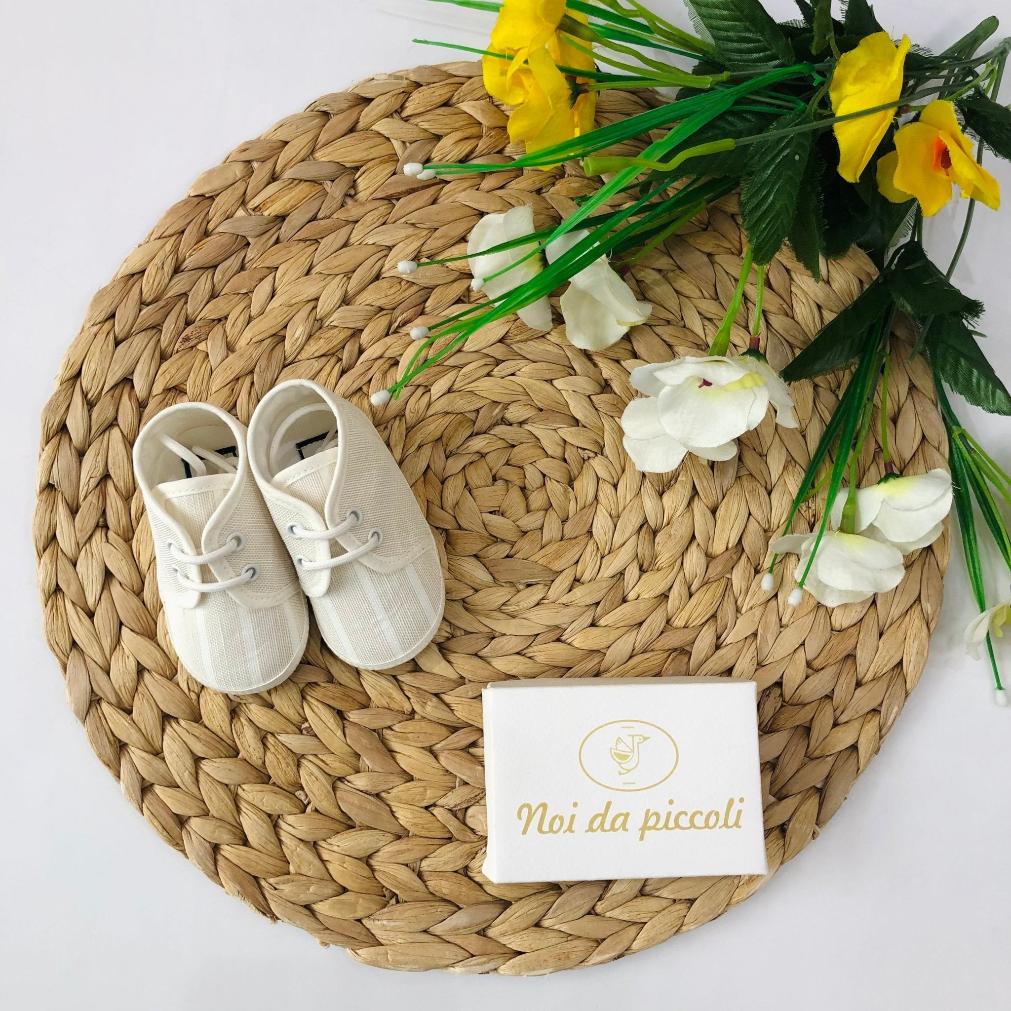 SCARPA BEIGE CON RIGHE PANNA SUL DAVANTI - Noi da piccoli