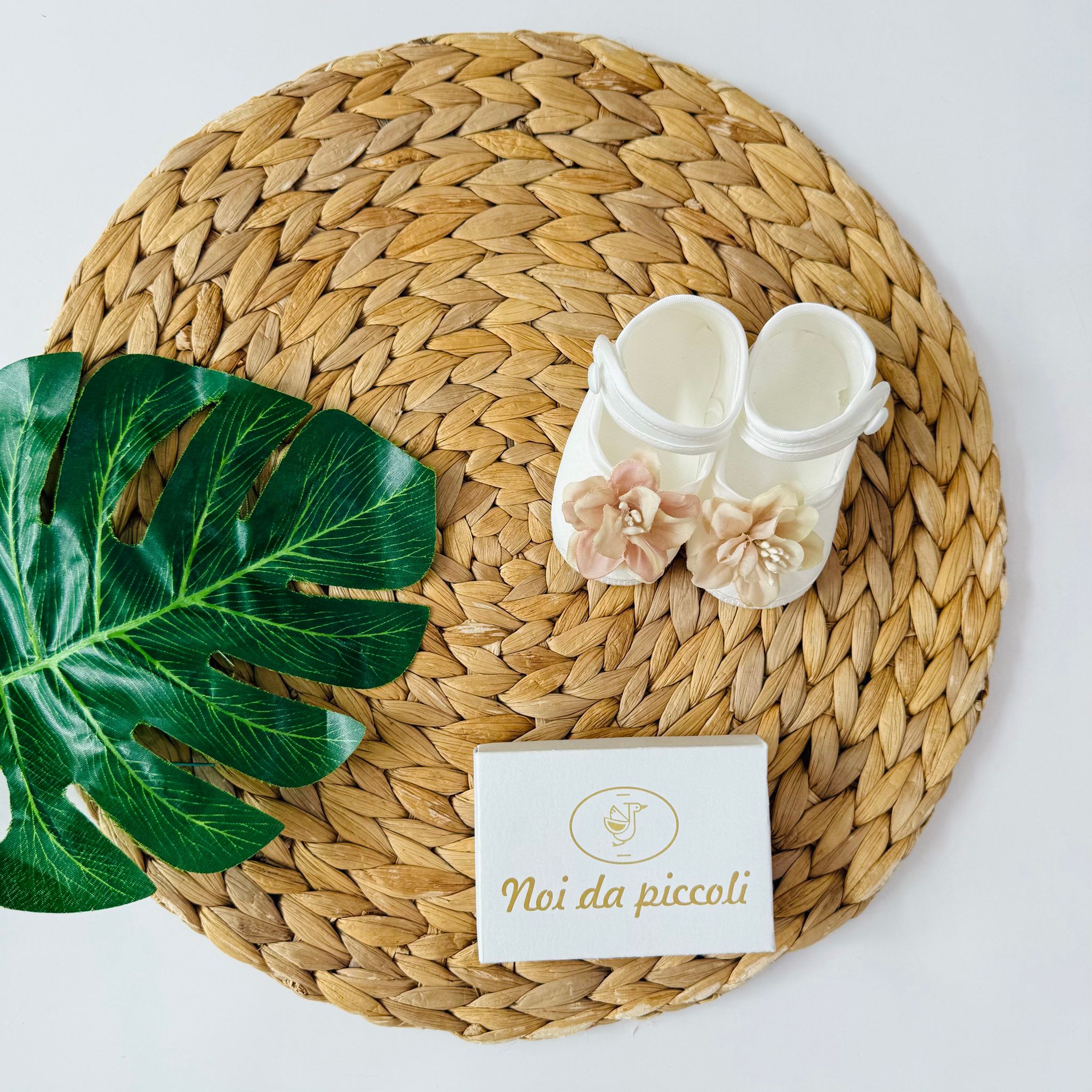 SCARPA CON FIORE PANNA - Noi da piccoli