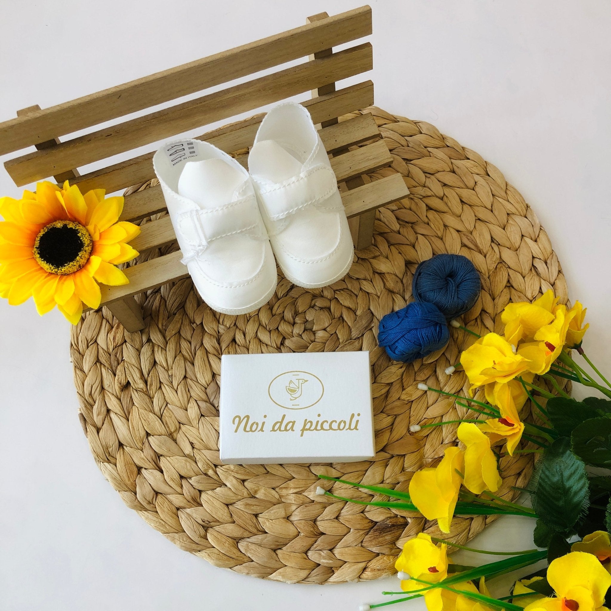 SCARPA CON STRAPPO BIANCA TONDO - Noi da piccoli