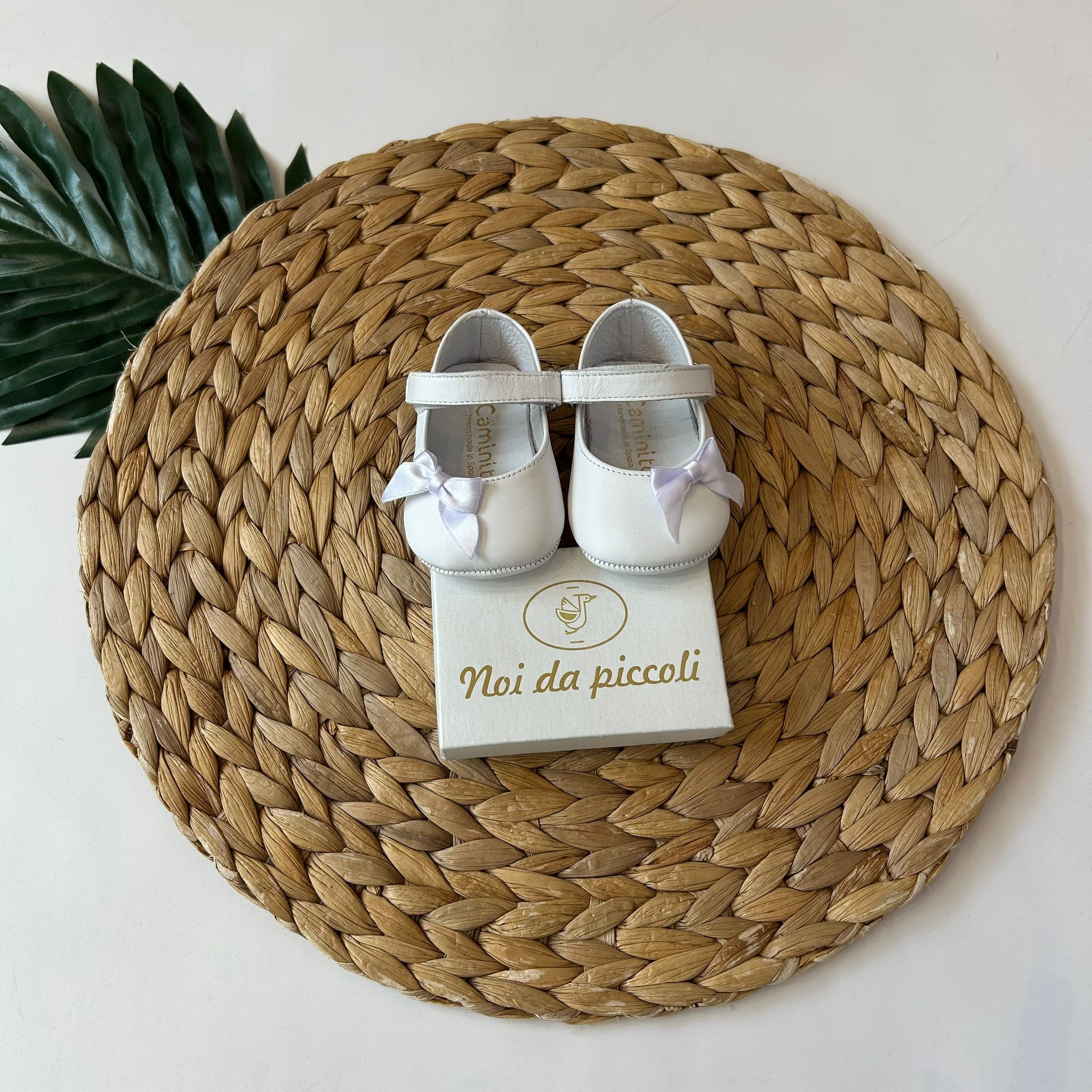 SCARPA CULLA IN PELLE BIANCO CON FIOCCHETTO - Noi da piccoli
