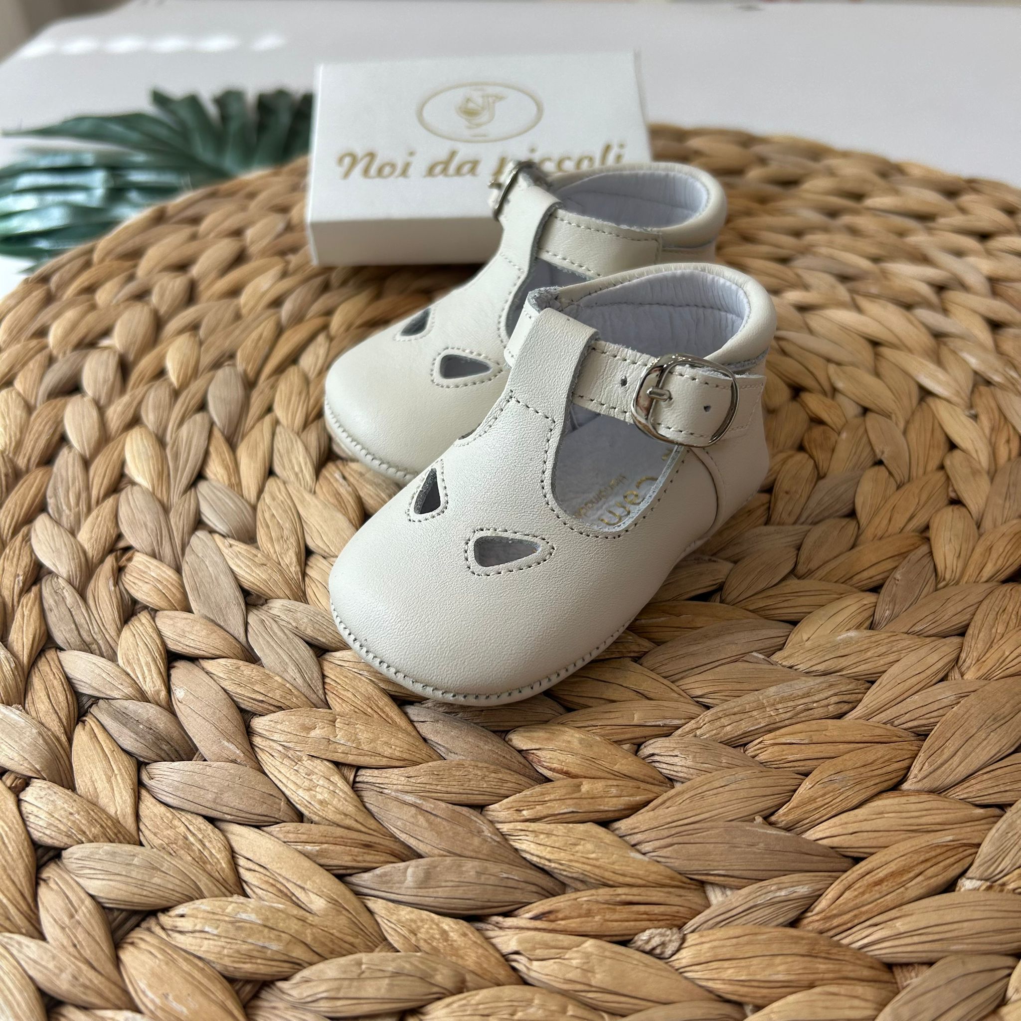 SCARPA CULLA OCCHIELLO IN PELLE AVORIO TENUE - Noi da piccoli
