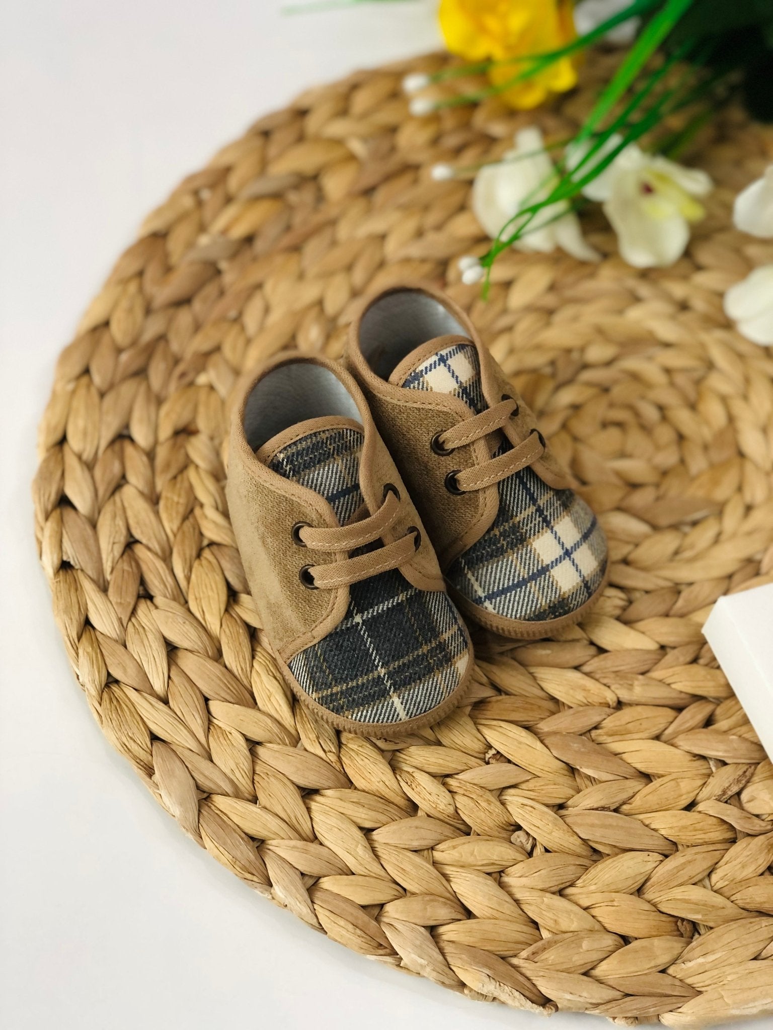 SCARPA VELLUTO E QUADRONI BEIGE - Noi da piccoli