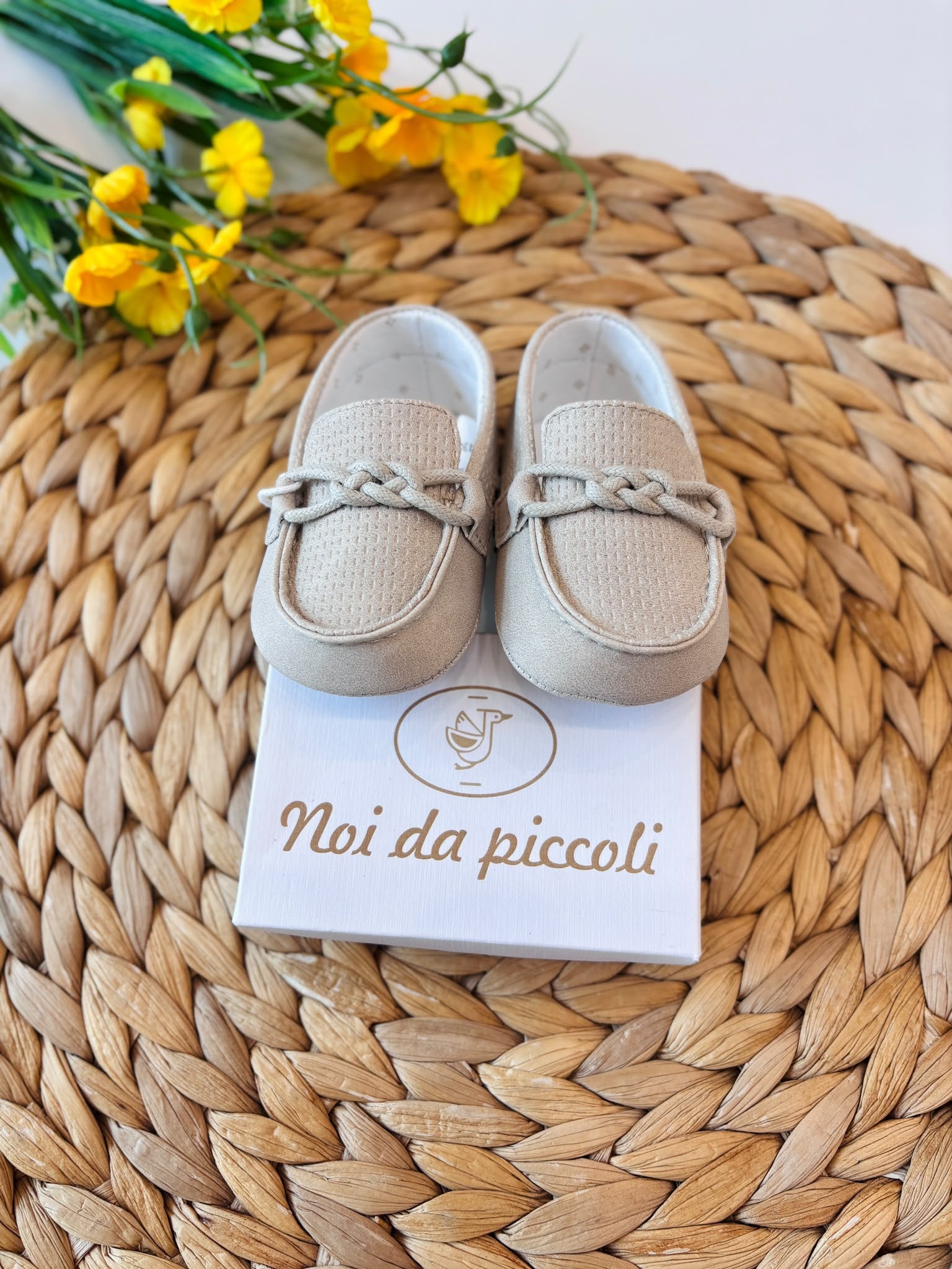 SCARPE BEIGE - Noi da piccoli