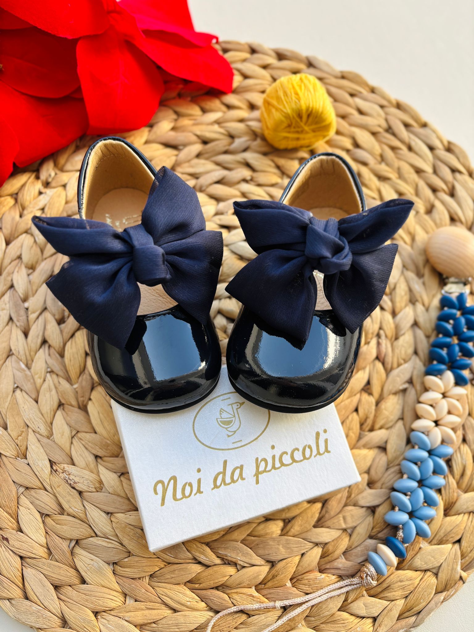 SCARPINE CON FIOCCO IN RASO MARINO - Noi da piccoli
