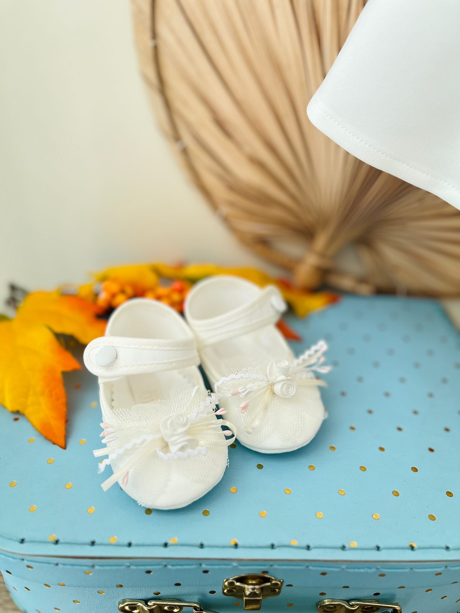 SCARPINE CON FIORELLINI PANNA - Noi da piccoli