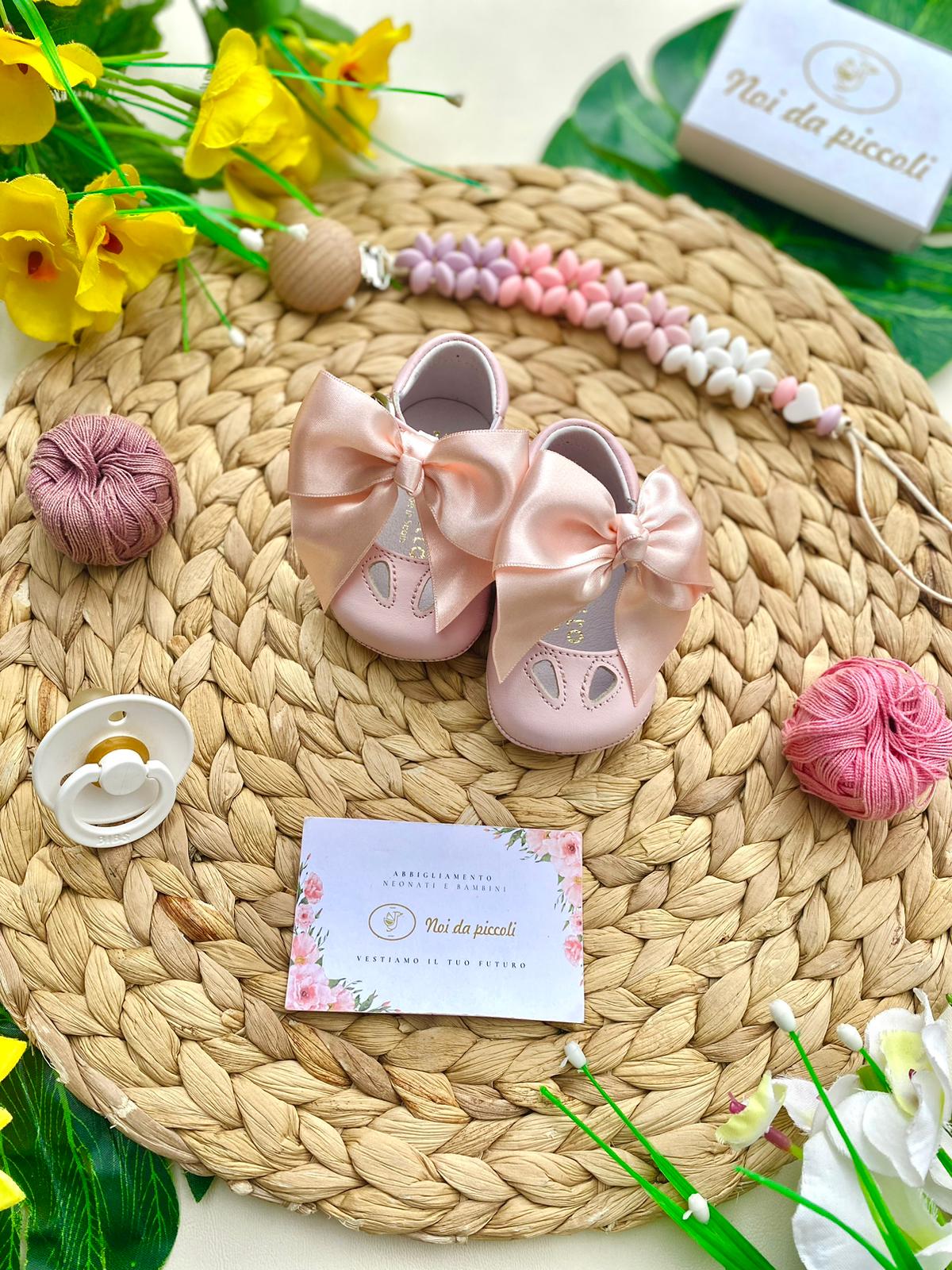 SCARPINE CULLA ROSA CON FIOCCHETTI - Noi da piccoli