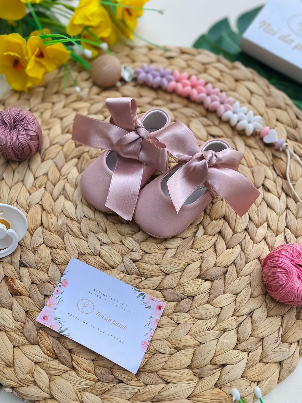 SCARPINE CULLA ROSA CON FIOCCHETTO CENTRALE - Noi da piccoli