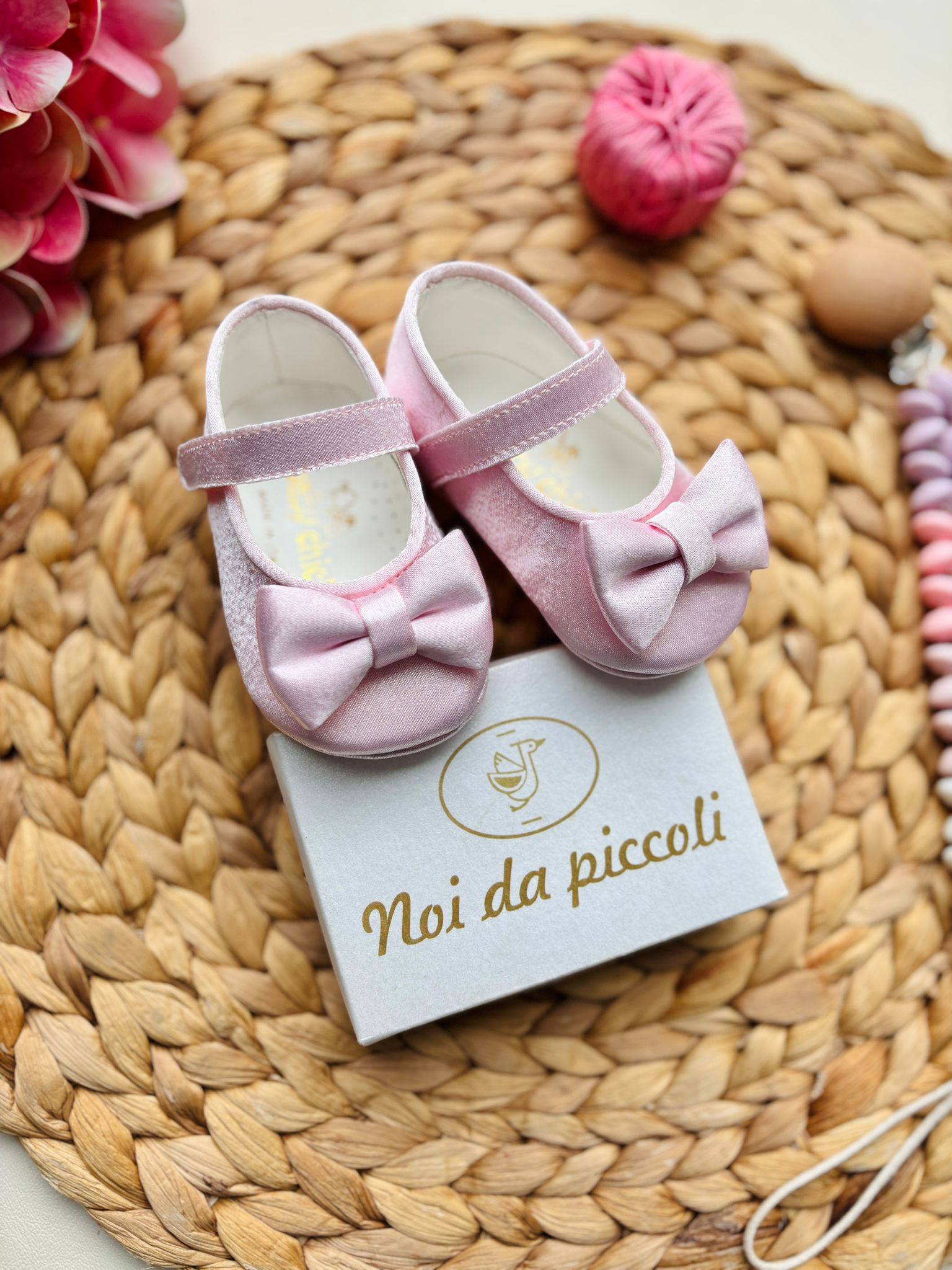 SCARPINE IN TESSUTO E PELLE CON FIOCCHETTI ROSA - Noi da piccoli