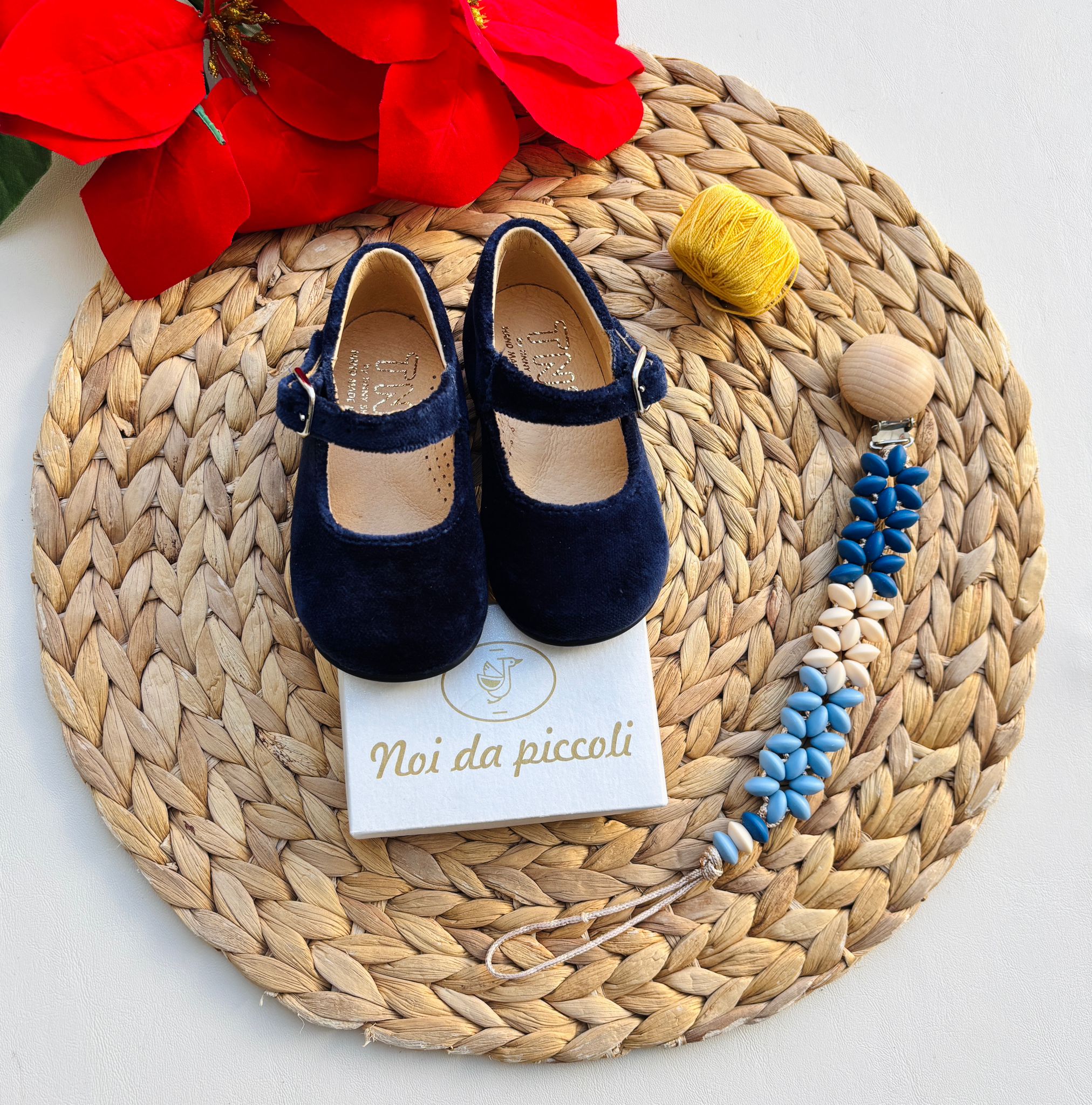 SCARPINE IN VELLUTO CON CINTURINO MARINO - Noi da piccoli