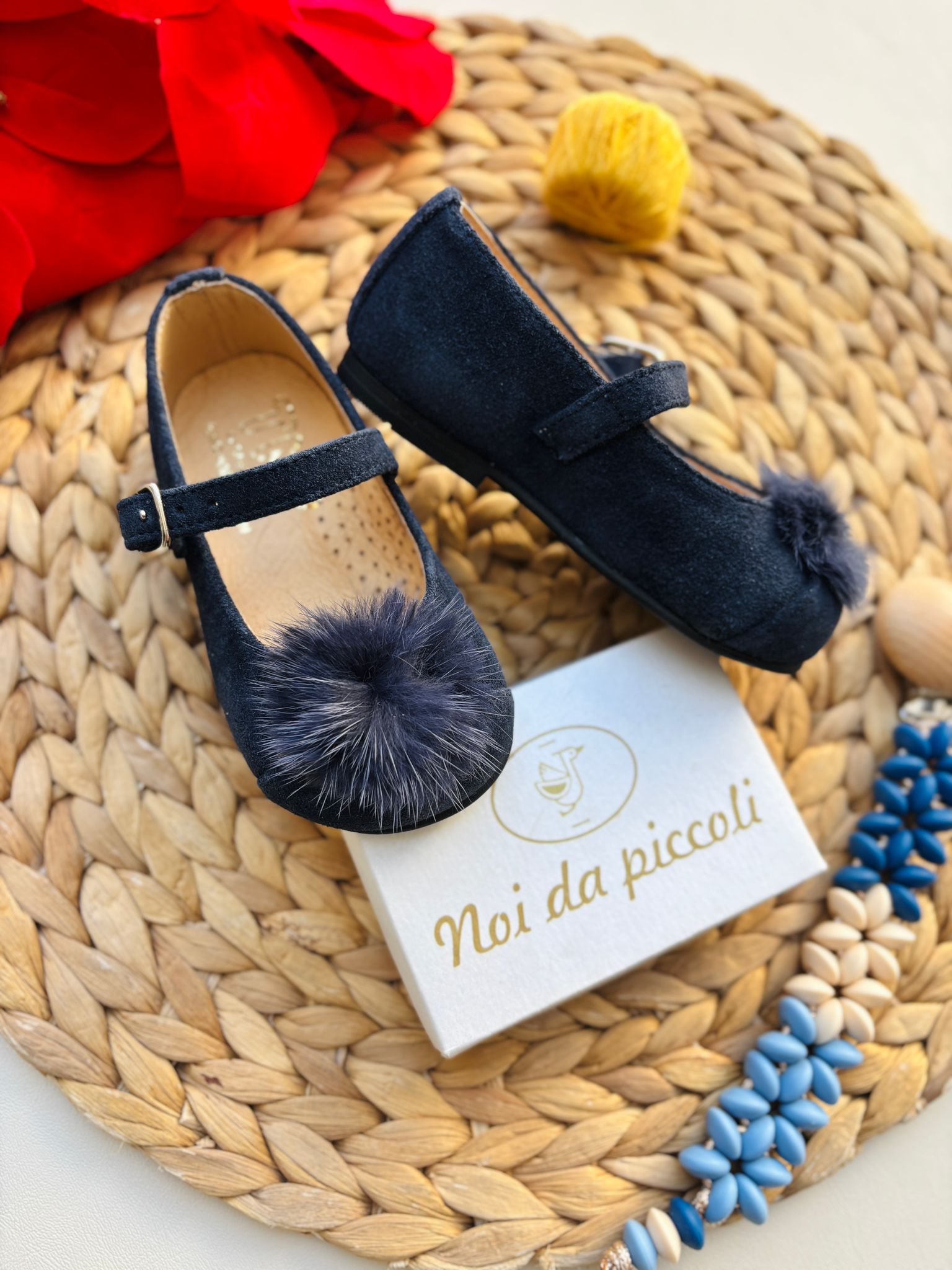 SCARPINE IN VELLUTO CON POMPON BLU NAVY - Noi da piccoli
