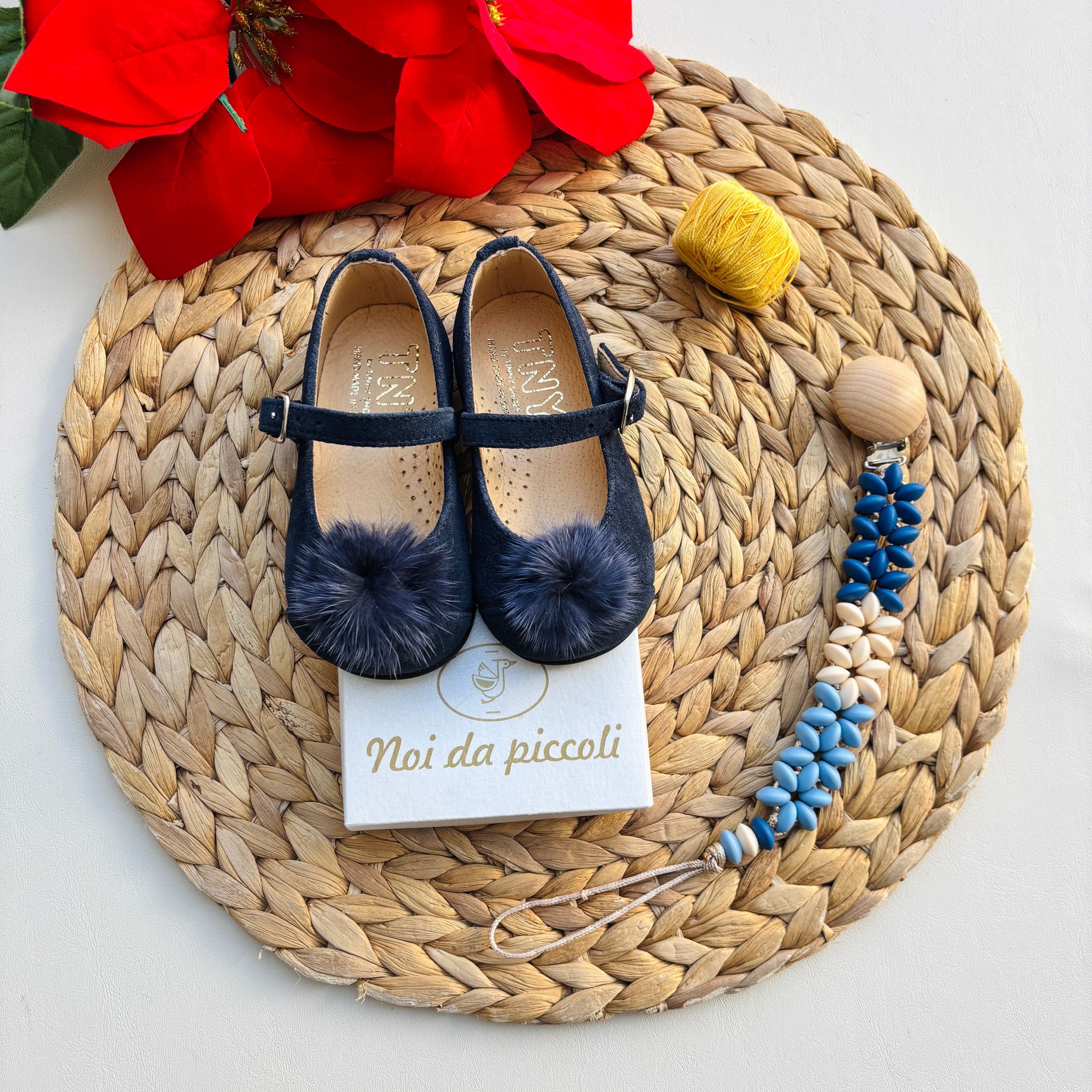 SCARPINE IN VELLUTO CON POMPON BLU NAVY - Noi da piccoli