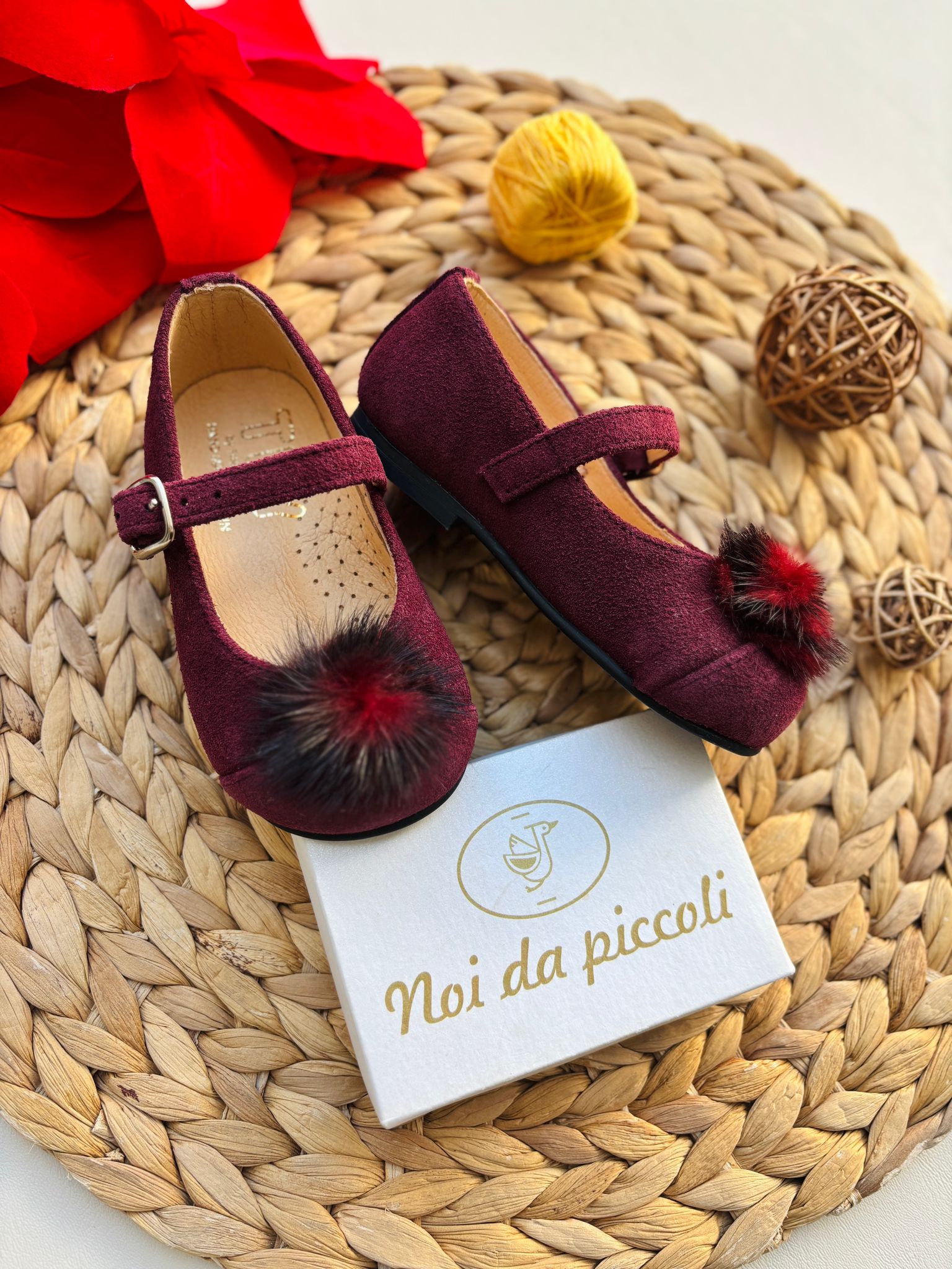 SCARPINE IN VELLUTO CON POMPON BORDEAUX - Noi da piccoli