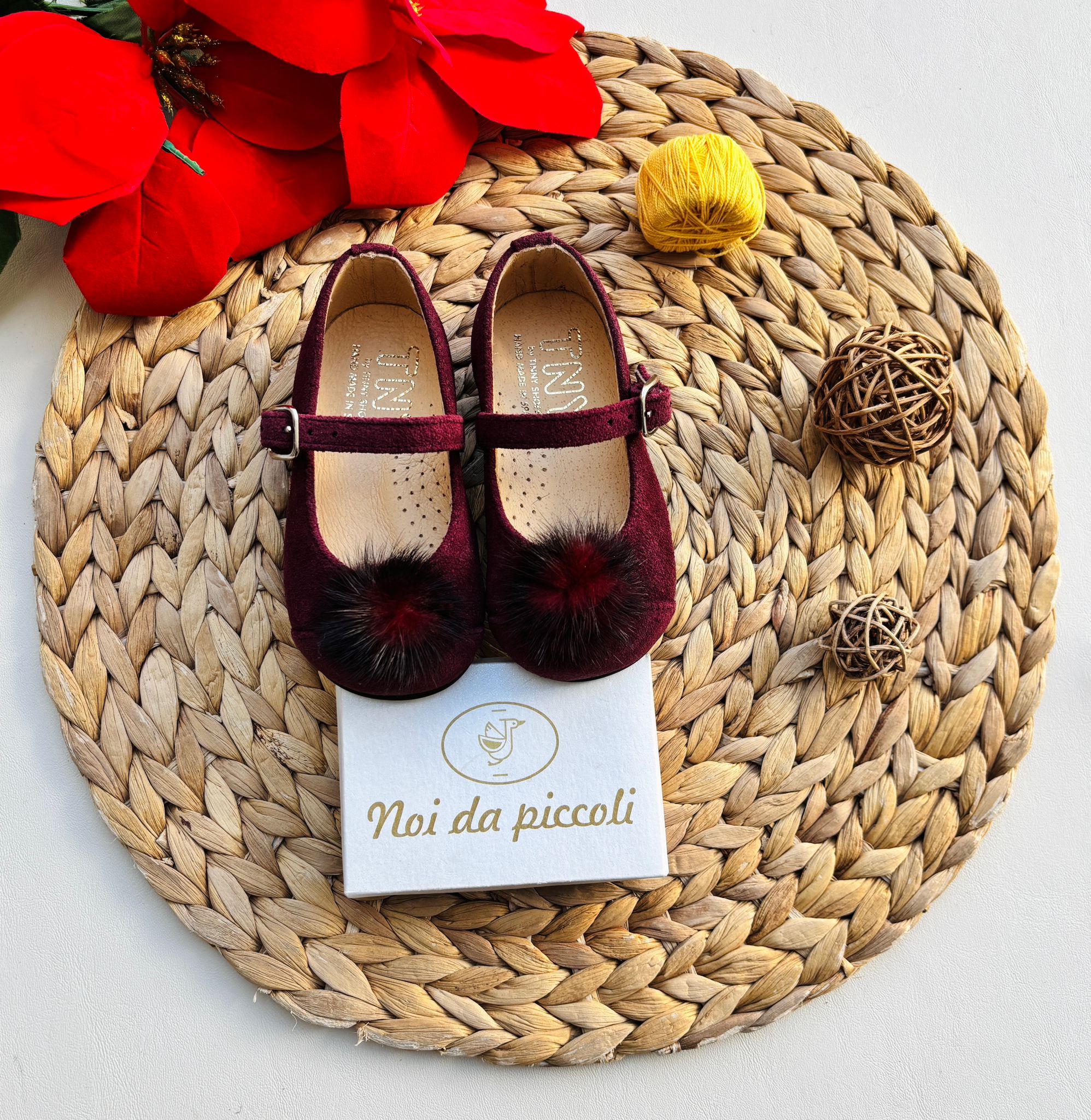 SCARPINE IN VELLUTO CON POMPON BORDEAUX - Noi da piccoli