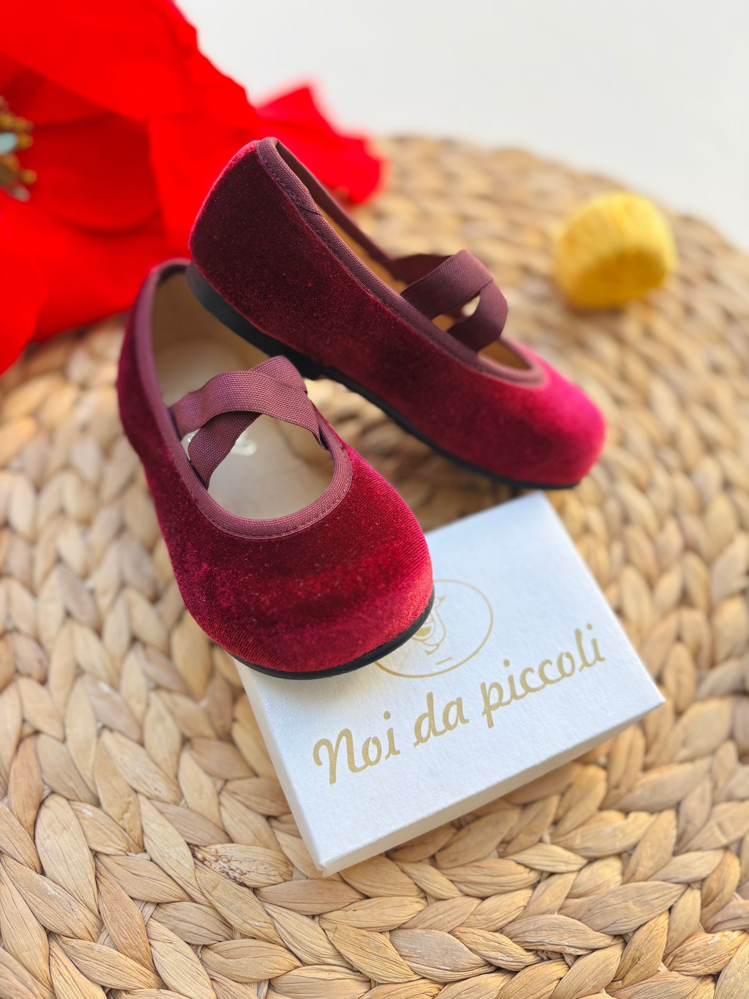 SCARPINE IN VELLUTO ROSSO - Noi da piccoli