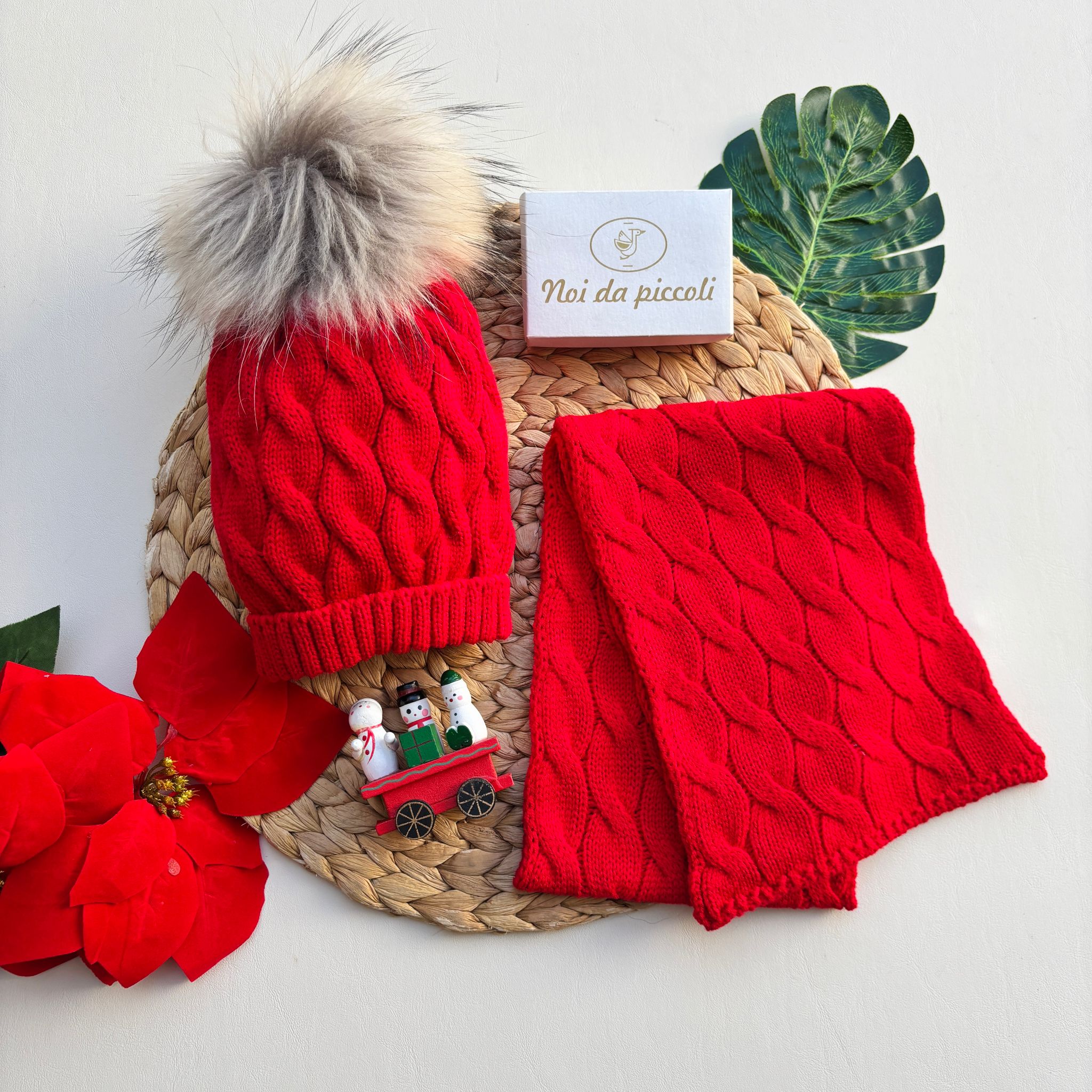 SCIARPA CON CAPPELLO AD INTRECCIO rojo - Noi da piccoli