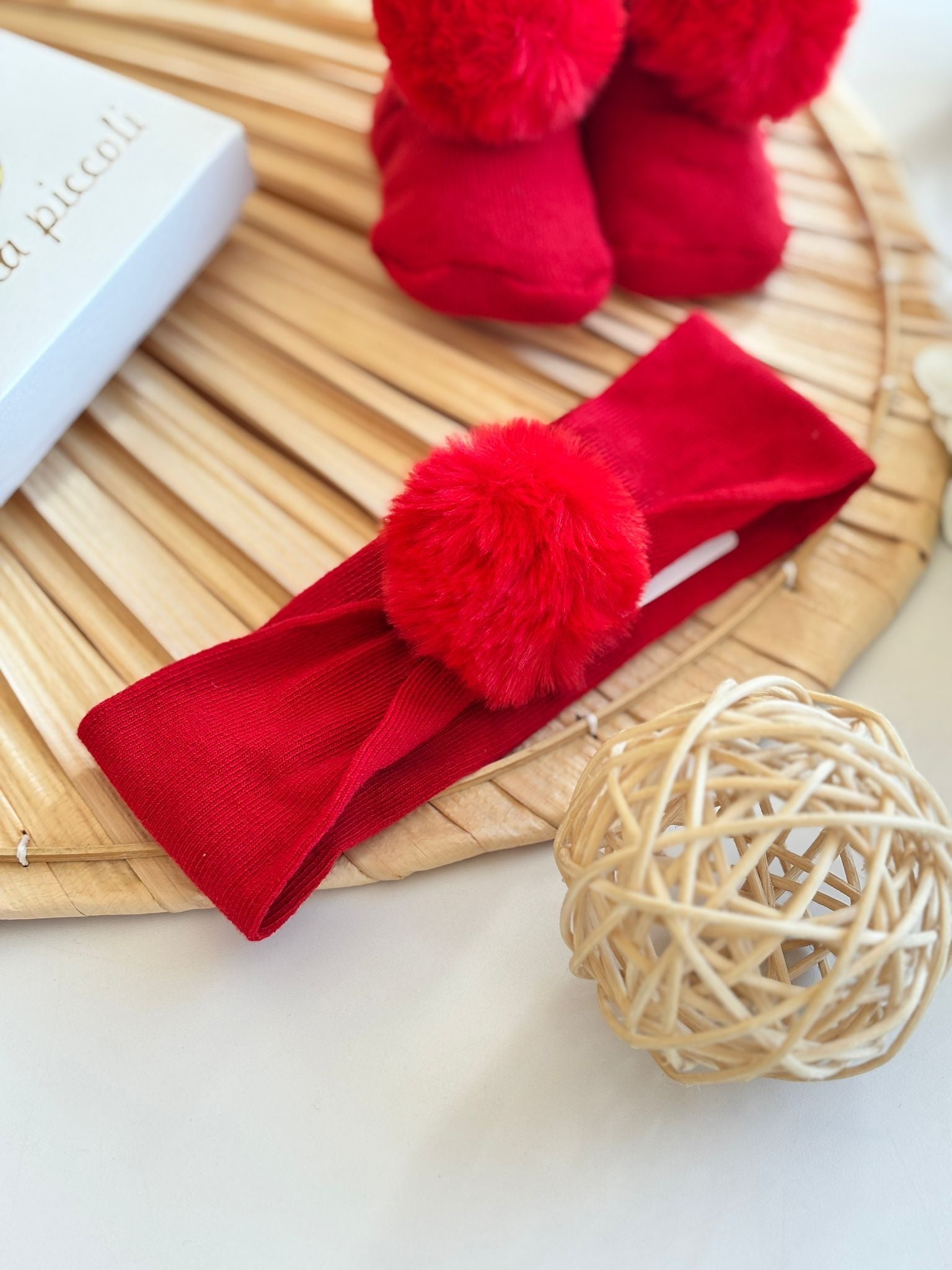 SET 2 PZ CON POMPON GUINDA - Noi da piccoli