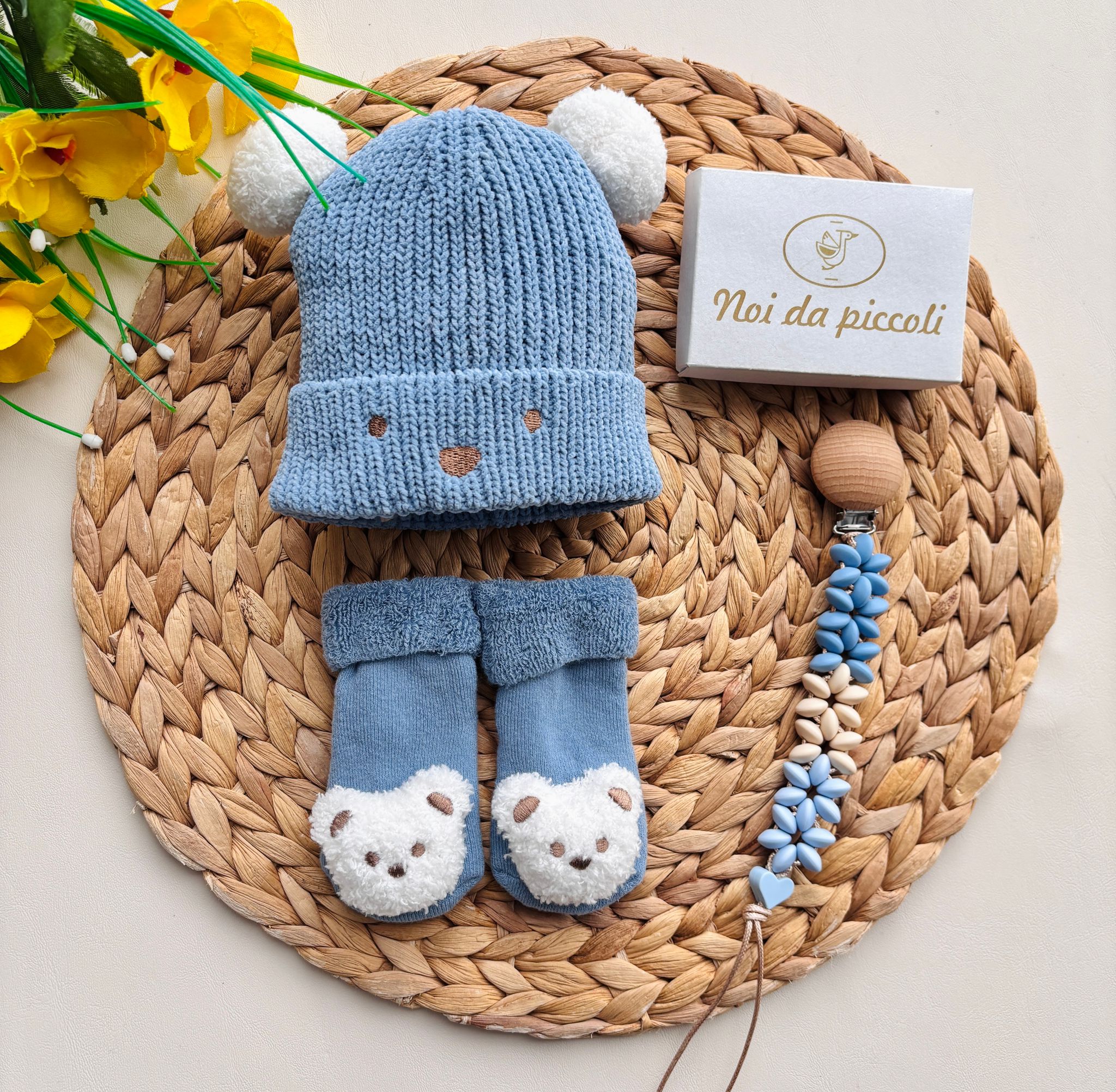 SET 2 PZ IN FILATO CALDO A COSTINE ORSETTO CIELO - Noi da piccoli