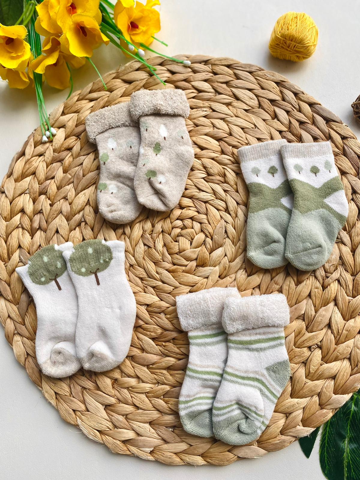 SET 4 PAIA DI CALZINI CON DISEGNINI FILATO CALDO SALVIA - Noi da piccoli