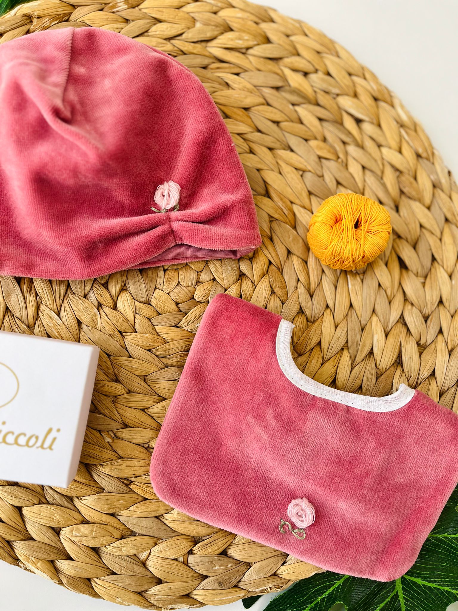 SET CAPPELLINO E BAVETTINA CINIGLIA CIPOLLA - Noi da piccoli