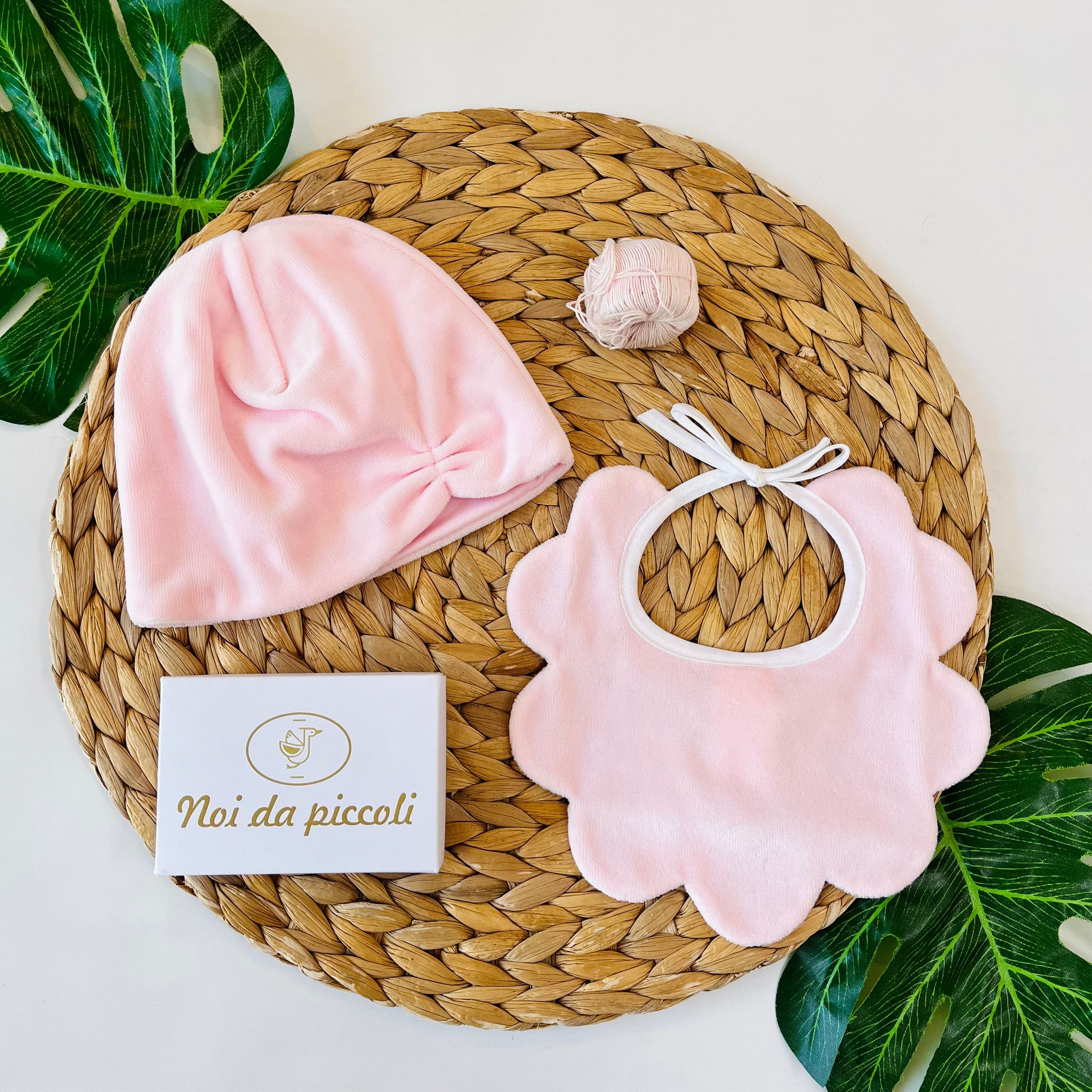 SET CAPPELLINO E BAVETTINA CINIGLIA ROSA - Noi da piccoli